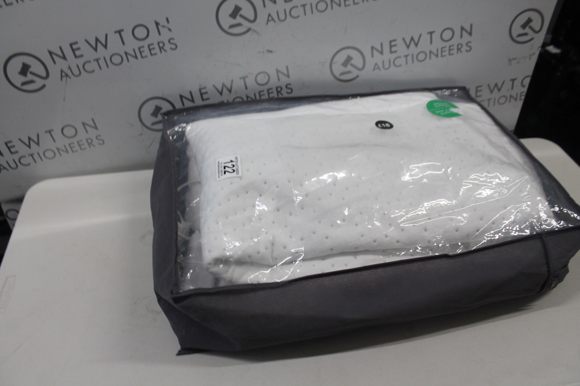 1 HUFFY DISNEY PRINCESS ROYAL HORSE AND CARRIAGE BATTERY ELECTRIC RIDE ON POWERED CAR RRP Â£249