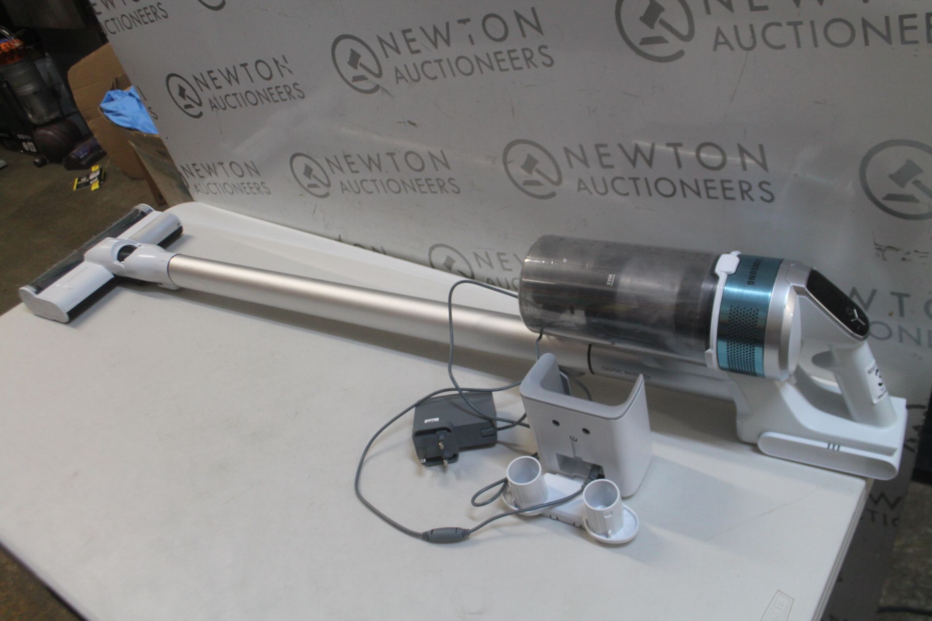 1 SAMSUNG JET 70 PET CORDLESS VACUUM CLEANER WITH BATTERY RRP Â£299