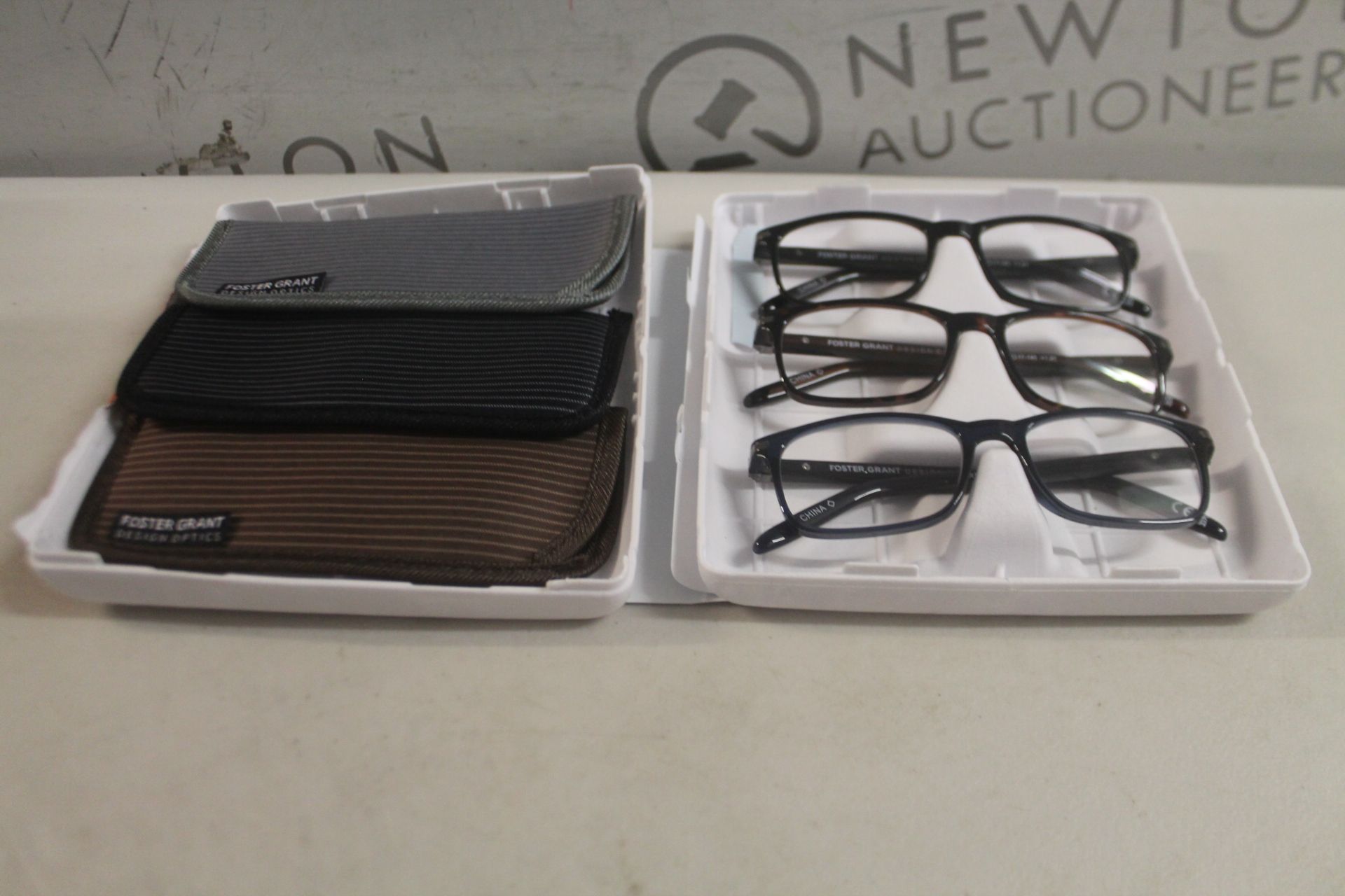 1 PACK OF FOSTER GRANT READING GLASSESS STREGTH +1.25 RRP Â£29.99