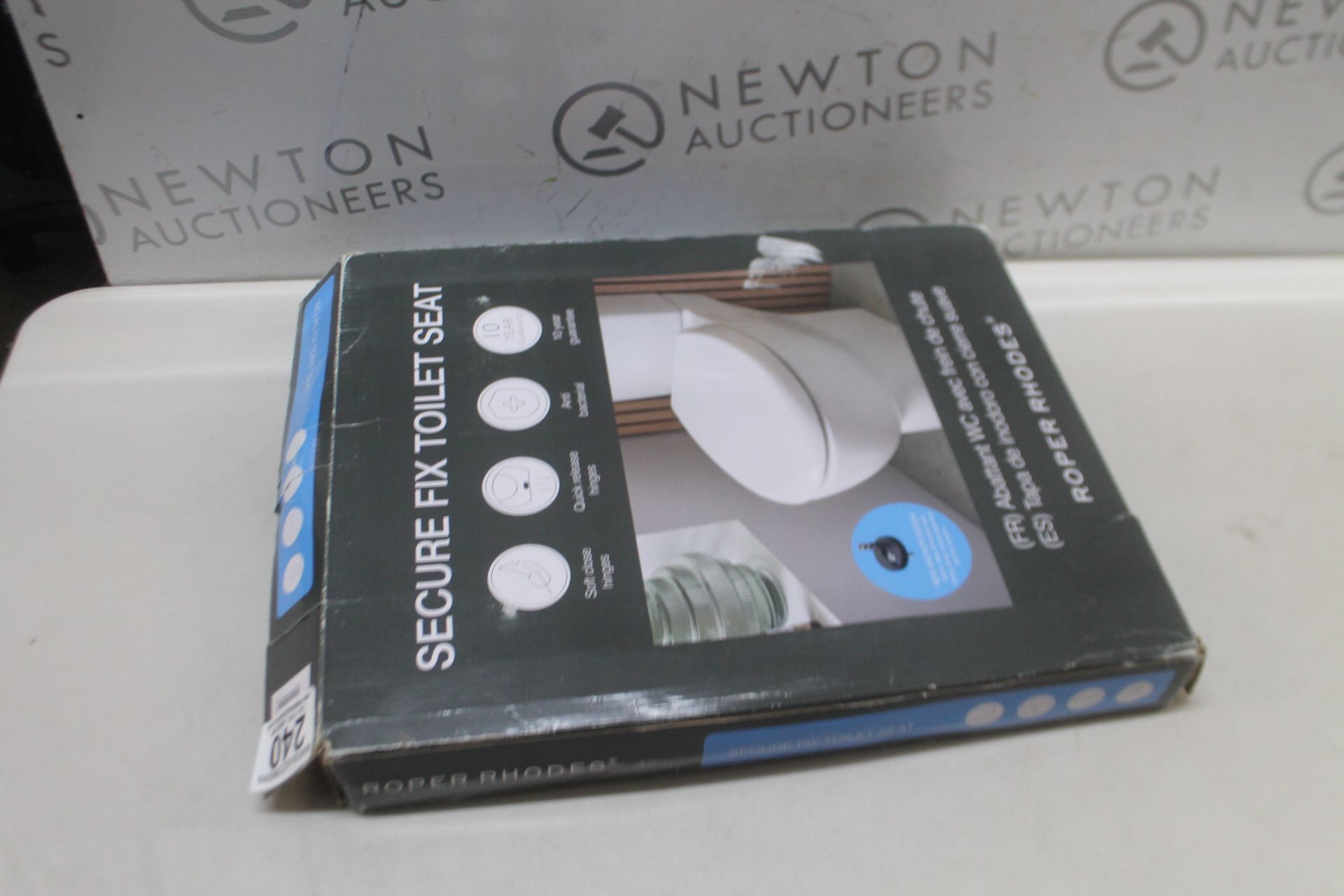 1 BOXED ROPER RHODES SECURE FIX TOILET SEAT RRP Â£39.99
