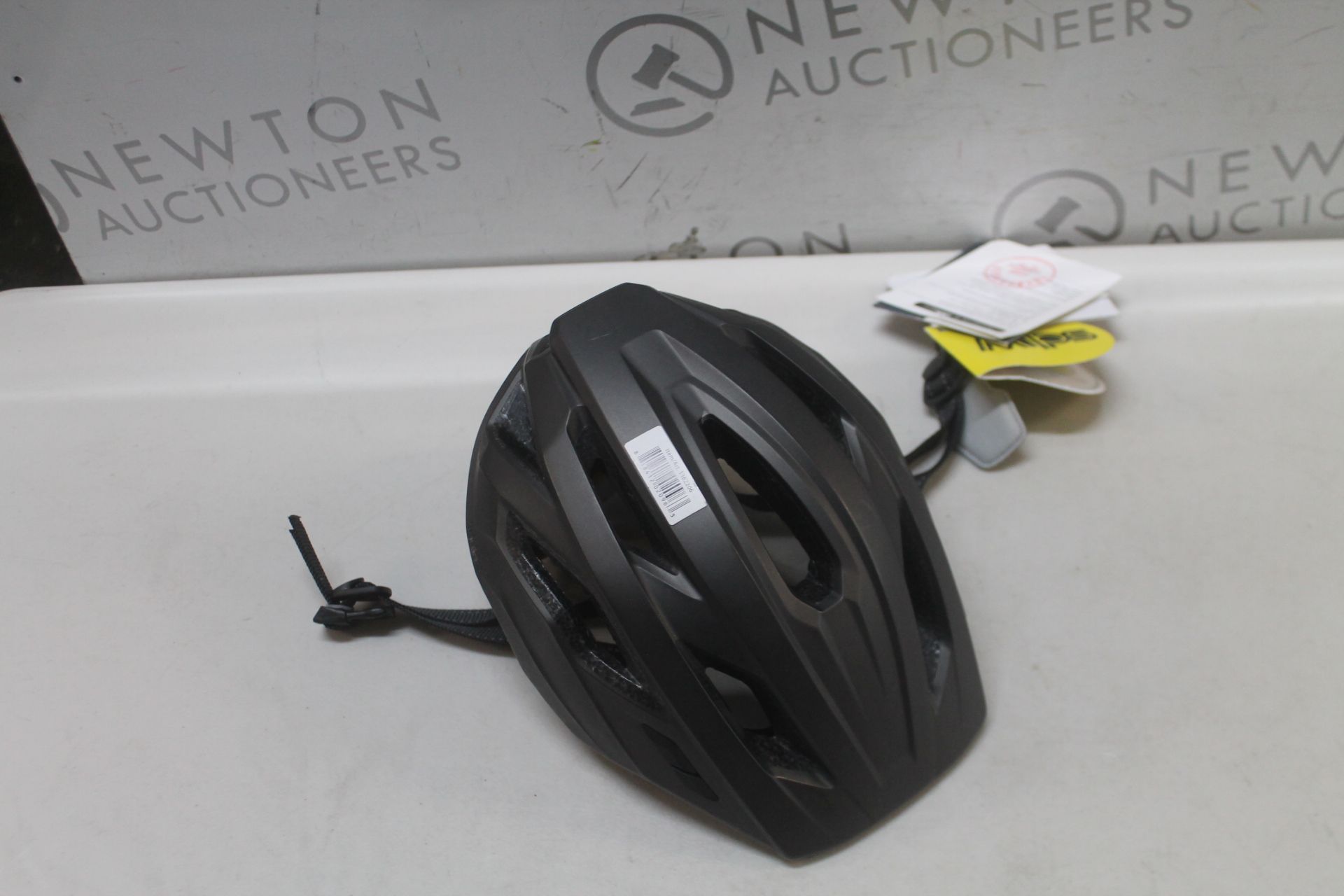 1 MIPS JUNIOR BIKE HELMET AGE 5+ SIZE 51-55CM RRP Â£49