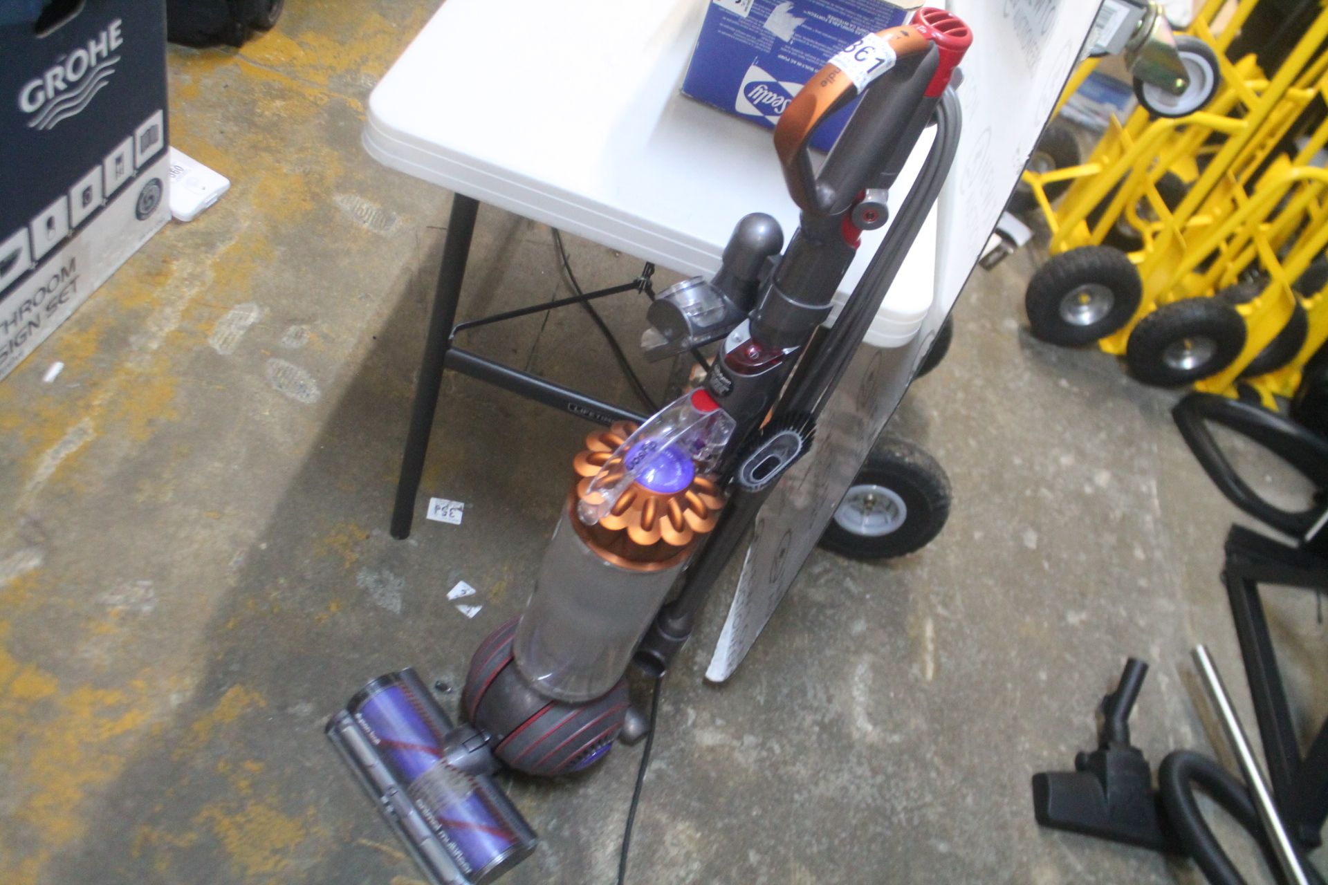 1 DYSON BALL ANIMAL UPRIGHT VACUUM CLEANER RRP Â£249