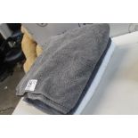3 GRANDEUR HOSPITALITY BATH TOWELS RRP Â£39.99