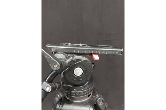 Sachtler 20 SB Fluid Tripod Head with 100mm Carbon Fiber Legs - Image 2 of 4