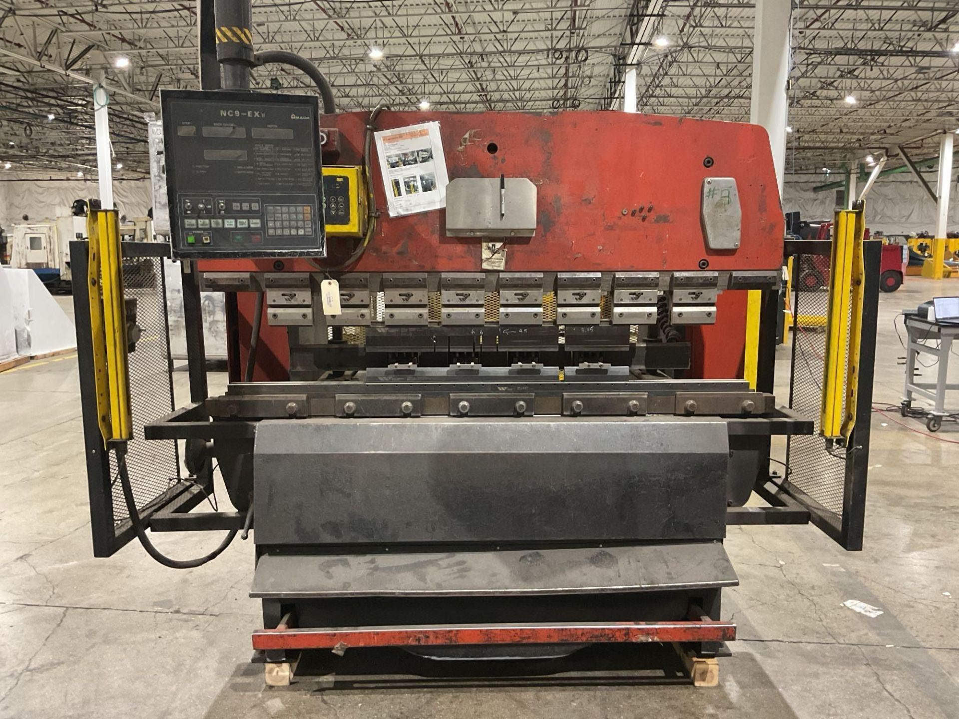 AMADA RG-50 EX-II HYDRAULIC PRESS BRAKE 50 TON X 82" USED