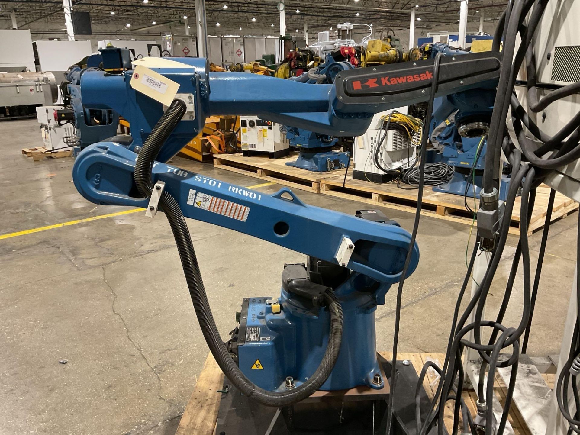 2017 KAWASAKI 3BA006L-AC01 6KG ROBOT WITH 30E01G-AC01 CONTROLLER & 12" RISER USED - Image 2 of 12