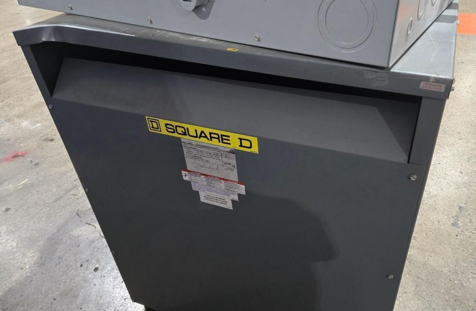 SQUARE D 220T144HDIT 460V 220KVA TRANSFORMER WITH DISCONNECT USED - Image 5 of 7