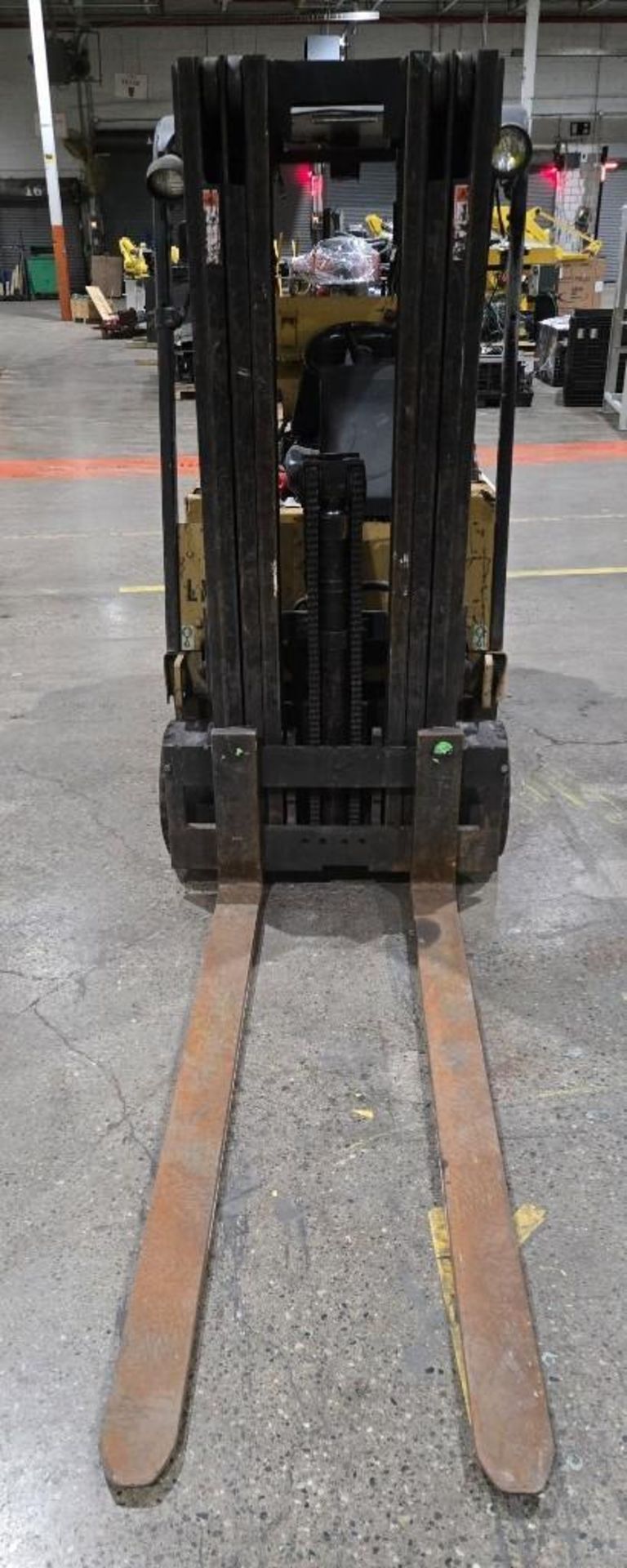 CATERPILLAR T50D 5000LB CAPACITY FORKLIFT LP POWER USED NEEDS BATTERY - Image 13 of 14