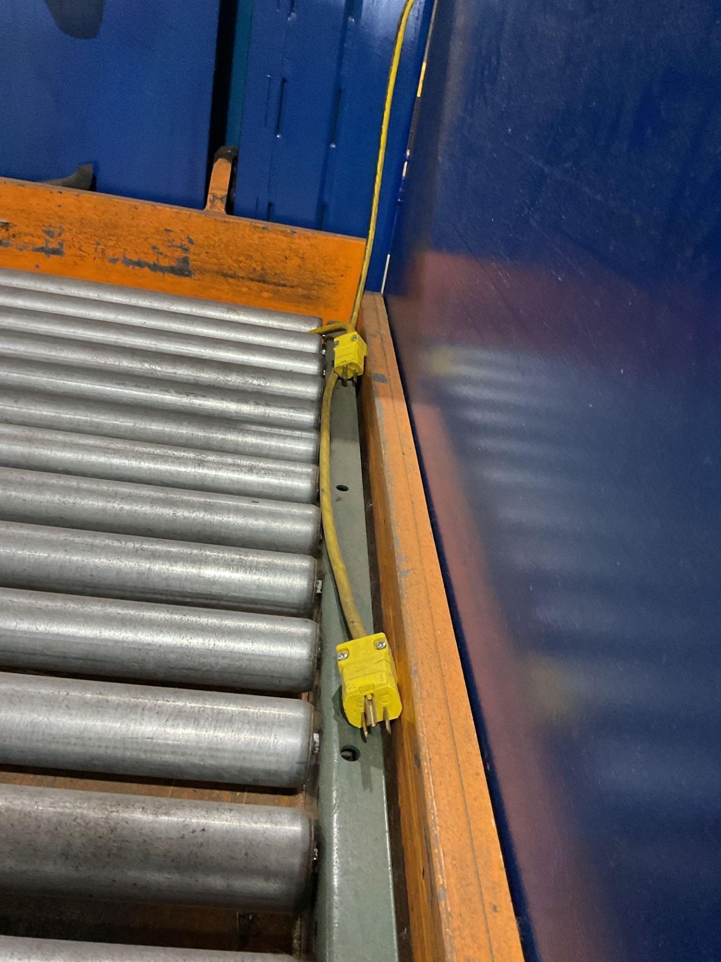 SOUTHWORTH C2-24 & ROLL-24 HYDRAULIC LIFT TABLES 2,000 LB CAPACITY EACH USED - Image 3 of 10