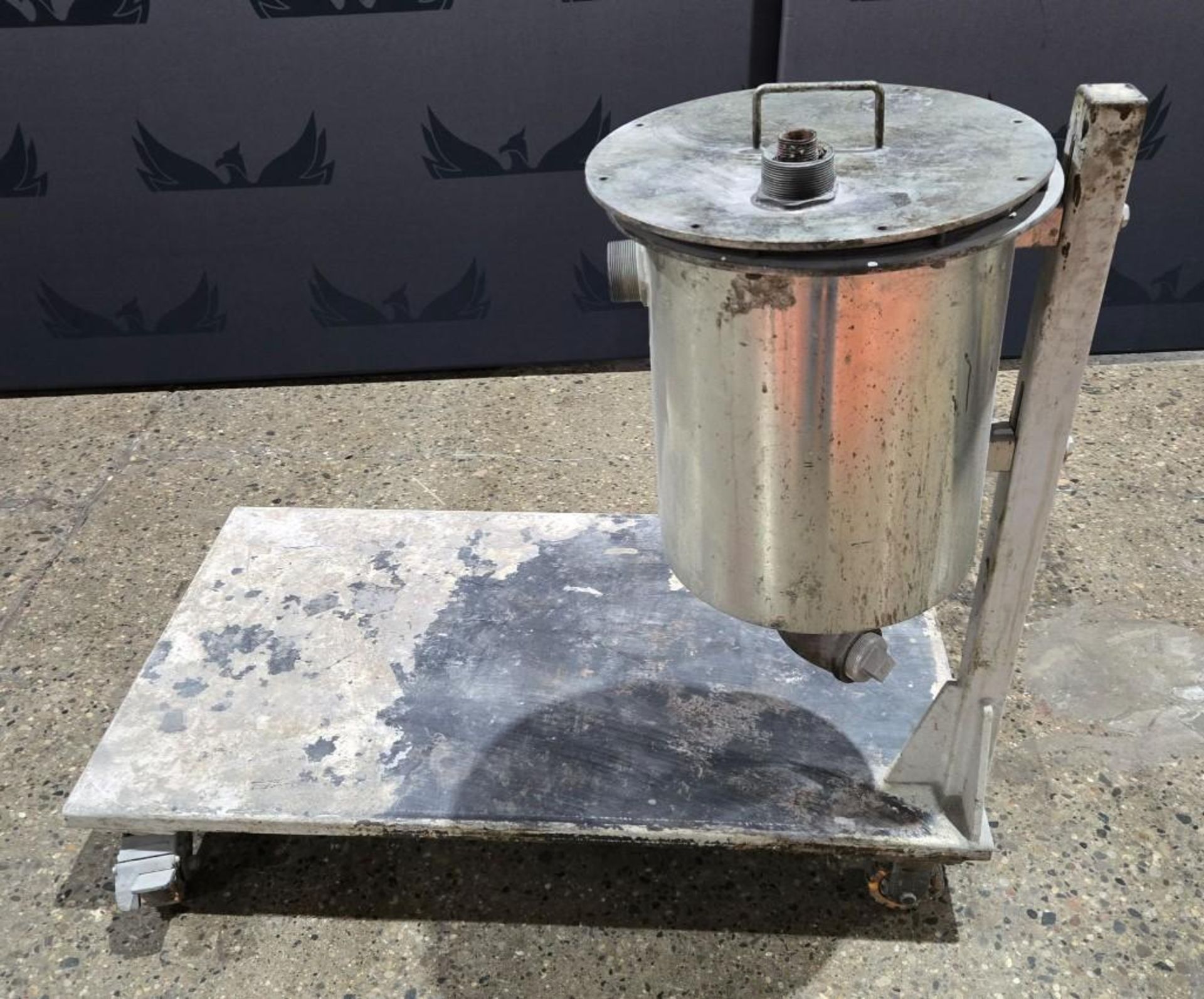 STAINLESS STEEL BULK BAG TABLE WITH HOPPER USED - Image 2 of 13