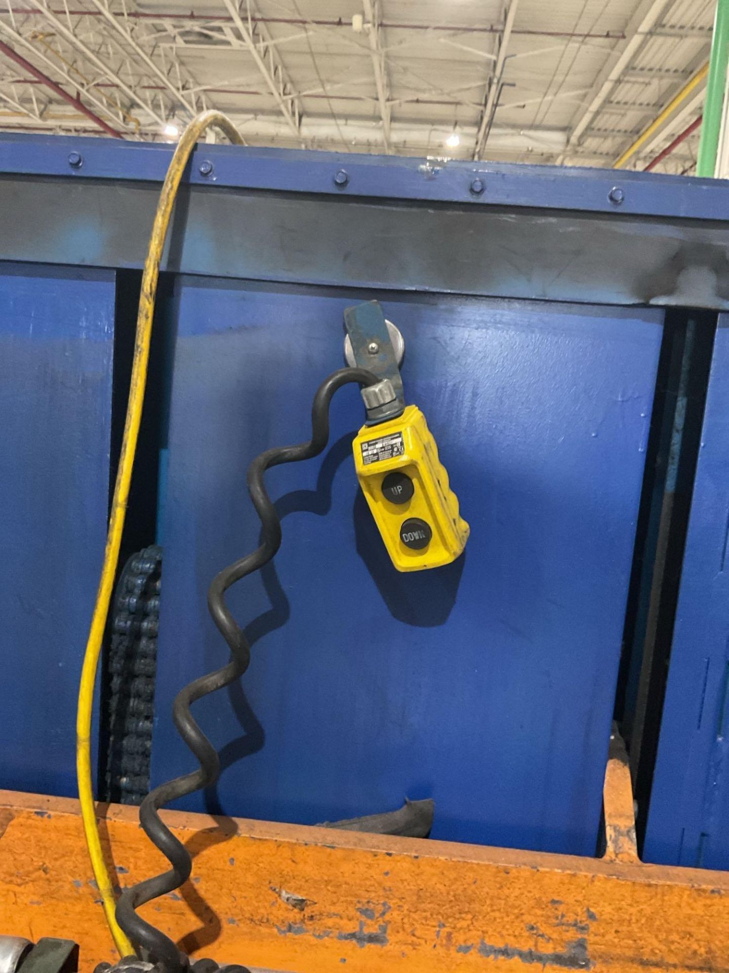 SOUTHWORTH C2-24 & ROLL-24 HYDRAULIC LIFT TABLES 2,000 LB CAPACITY EACH USED - Image 4 of 10