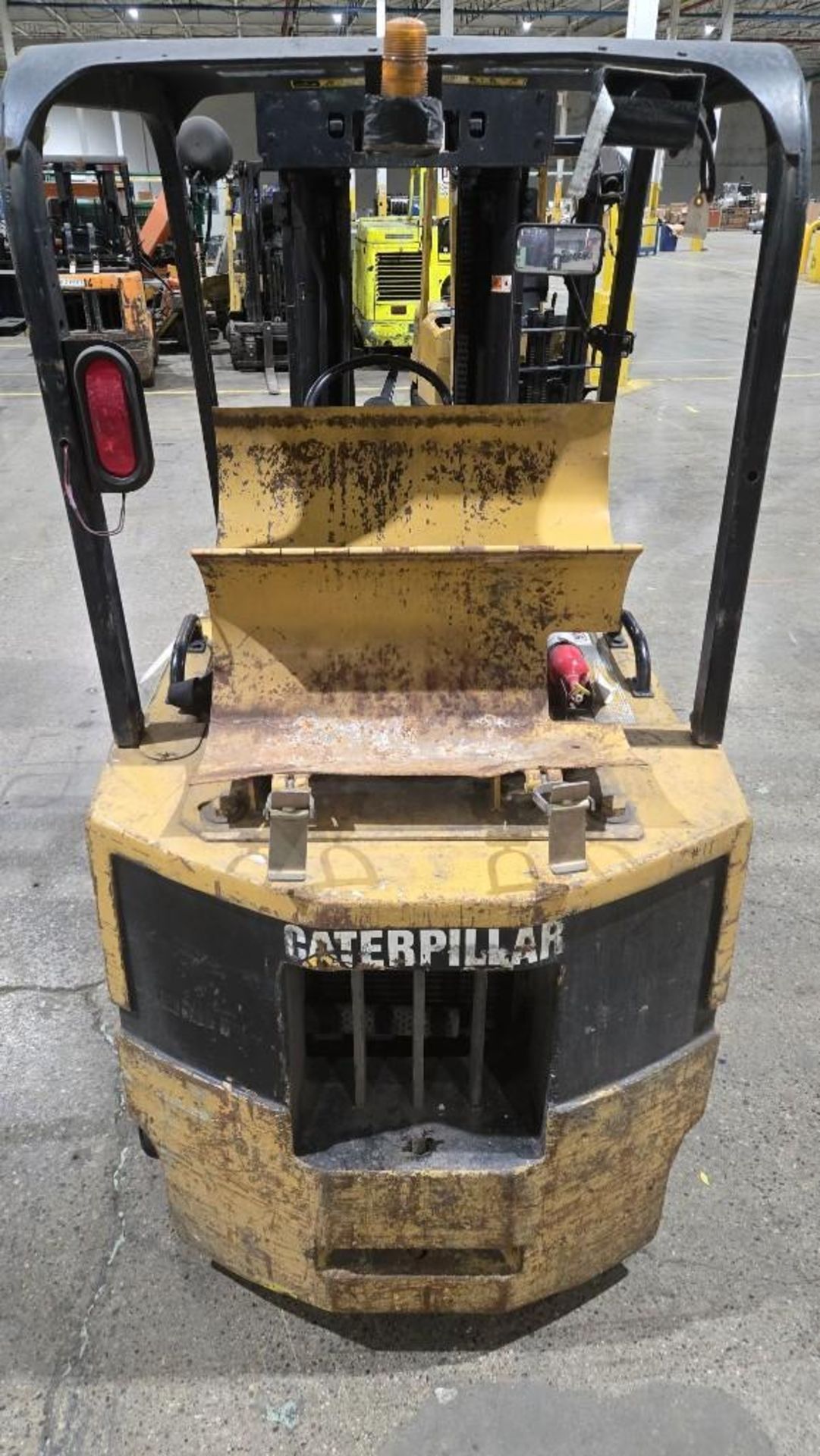 CATERPILLAR T50D 5000LB CAPACITY FORKLIFT LP POWER USED NEEDS BATTERY - Image 12 of 14