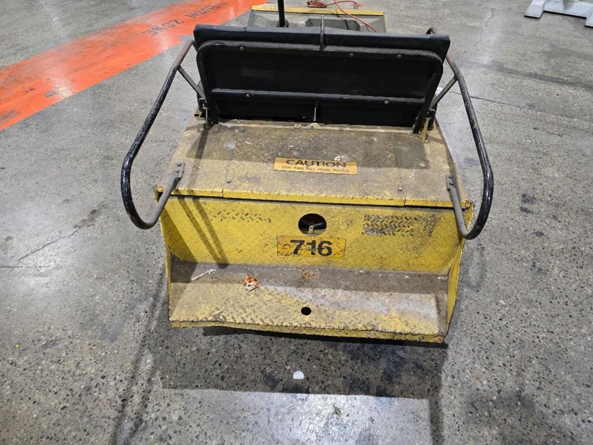 TAYLOR DUNN CARRYALL UTILITY CART FOR PARTS OR REPAIR NEEDS BATTERIES - Image 3 of 8