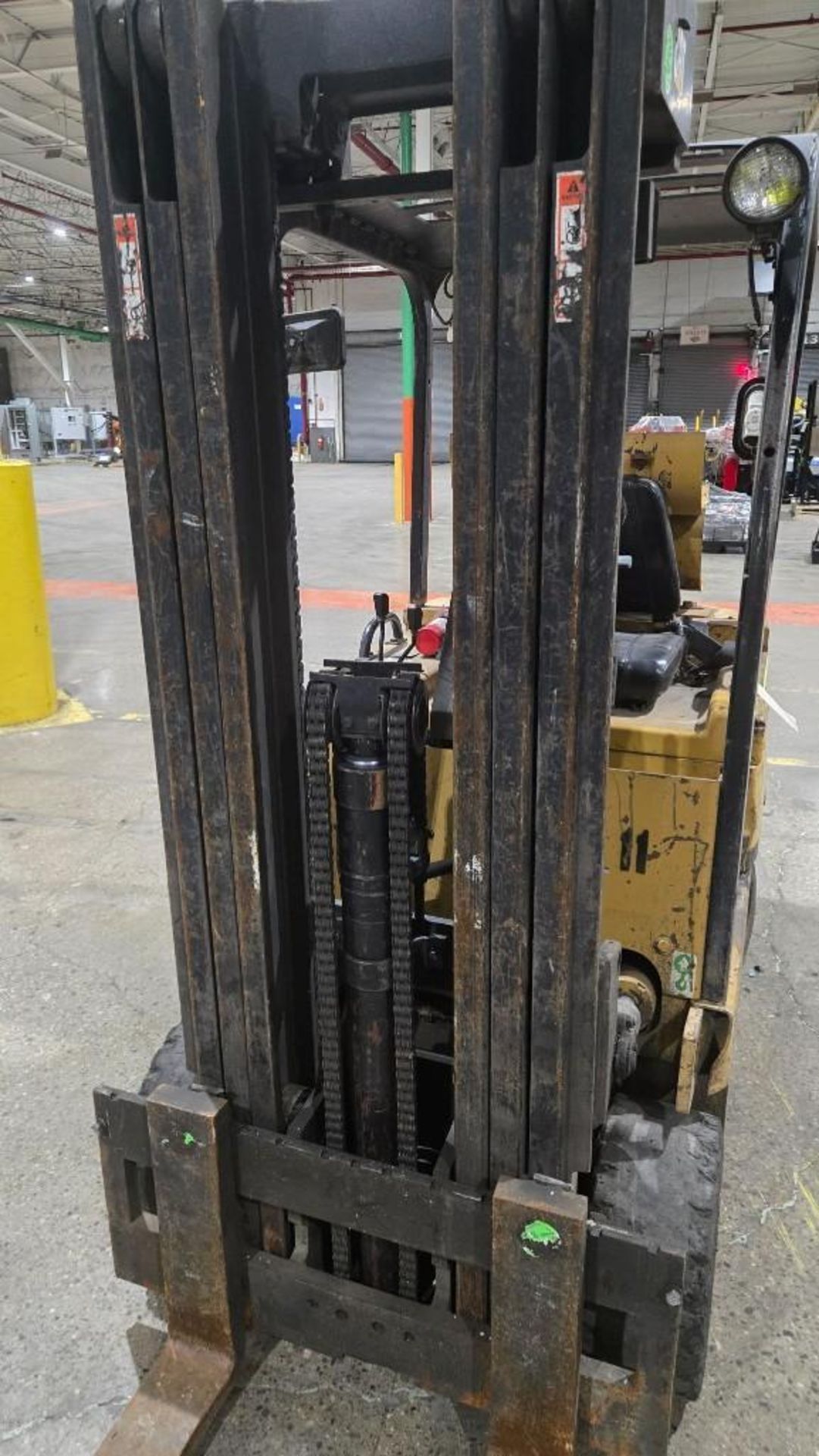 CATERPILLAR T50D 5000LB CAPACITY FORKLIFT LP POWER USED NEEDS BATTERY - Image 3 of 14