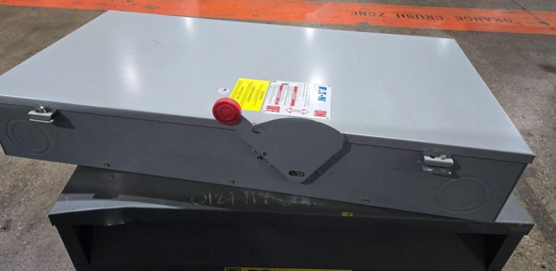 SQUARE D 220T144HDIT 460V 220KVA TRANSFORMER WITH DISCONNECT USED - Image 4 of 7