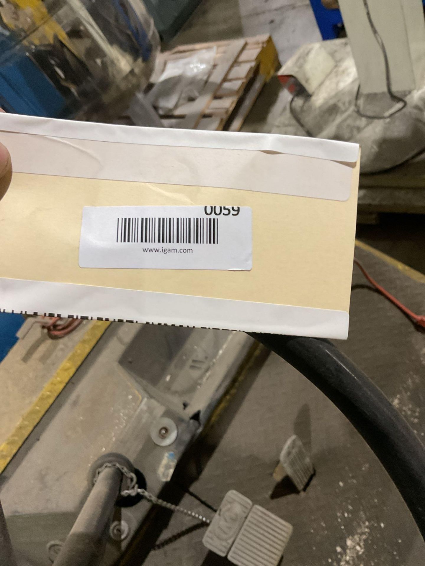 TAYLOR DUNN CARRYALL UTILITY CART FOR PARTS OR REPAIR NEEDS BATTERIES - Image 8 of 8