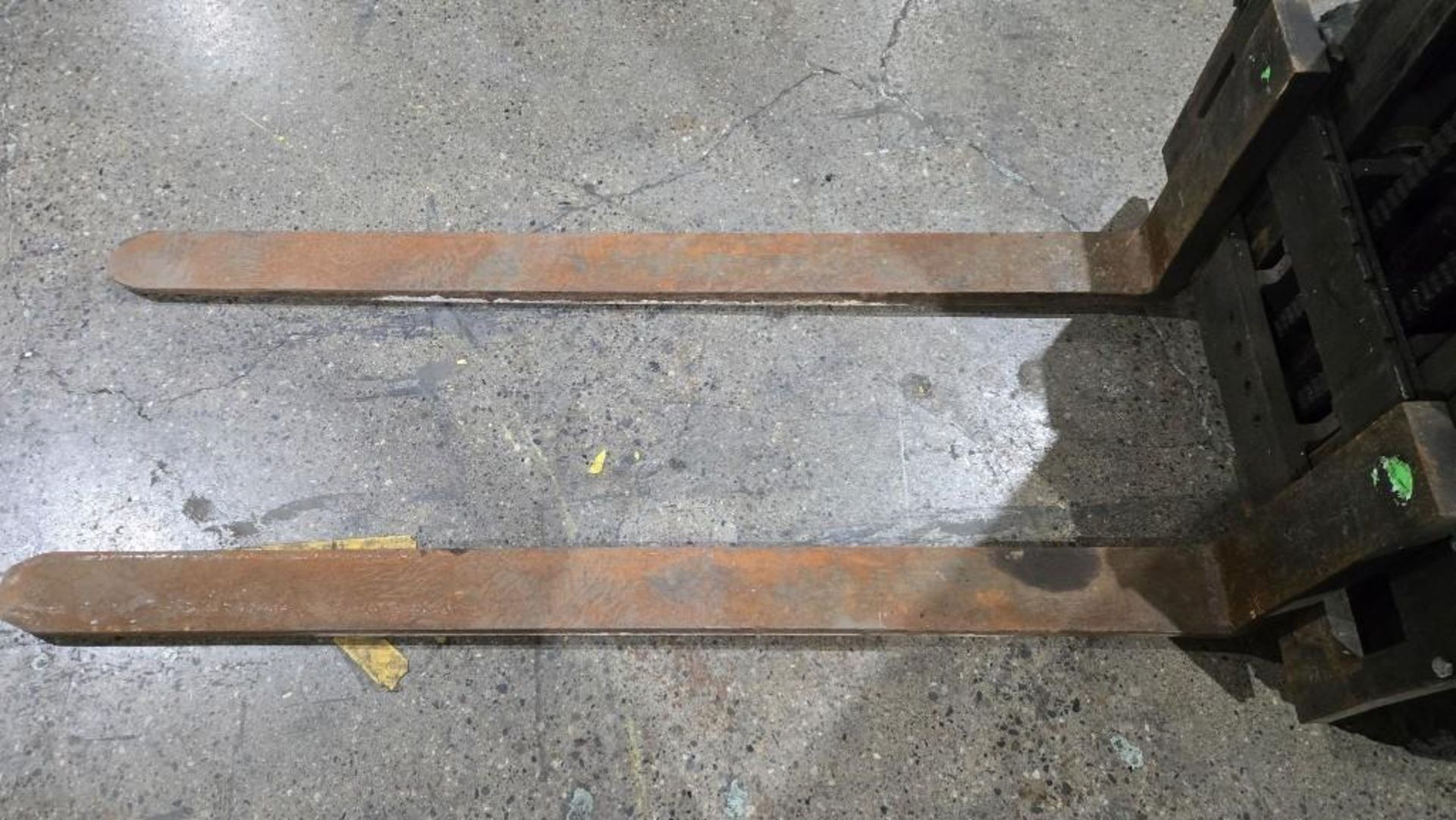 CATERPILLAR T50D 5000LB CAPACITY FORKLIFT LP POWER USED NEEDS BATTERY - Image 14 of 14