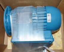 1 x Weg W22 240v IP55 Single Phase Electric Motor - New and Sealed