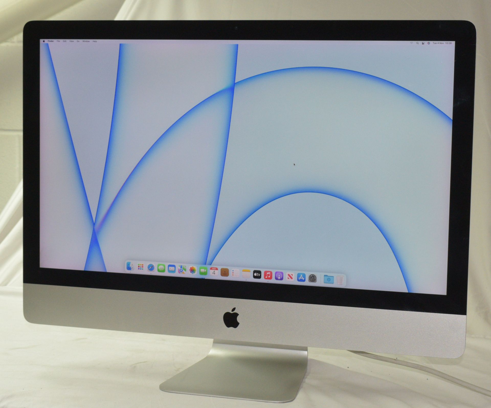 1 x Apple iMac 27 Inch Desktop Computer - Late 2015 with a 5K Retina ...