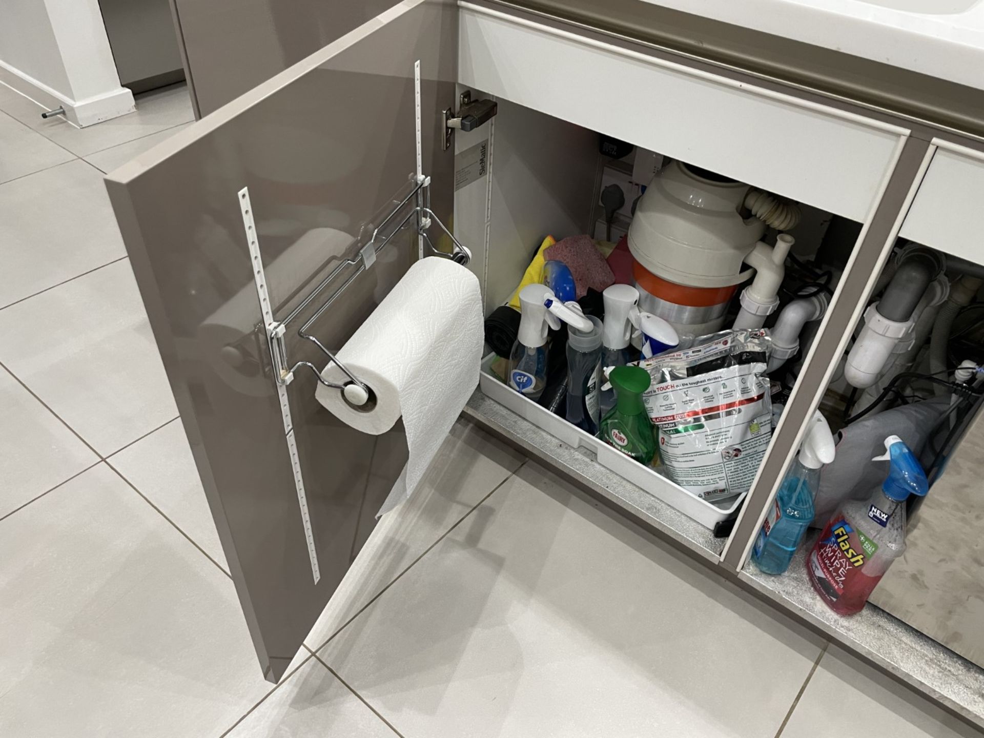 1 x Stunning Siematic S2 Luxury Kitchen with Gaggenau Appliances, from a Multimillion Pound Mansion - Image 18 of 99