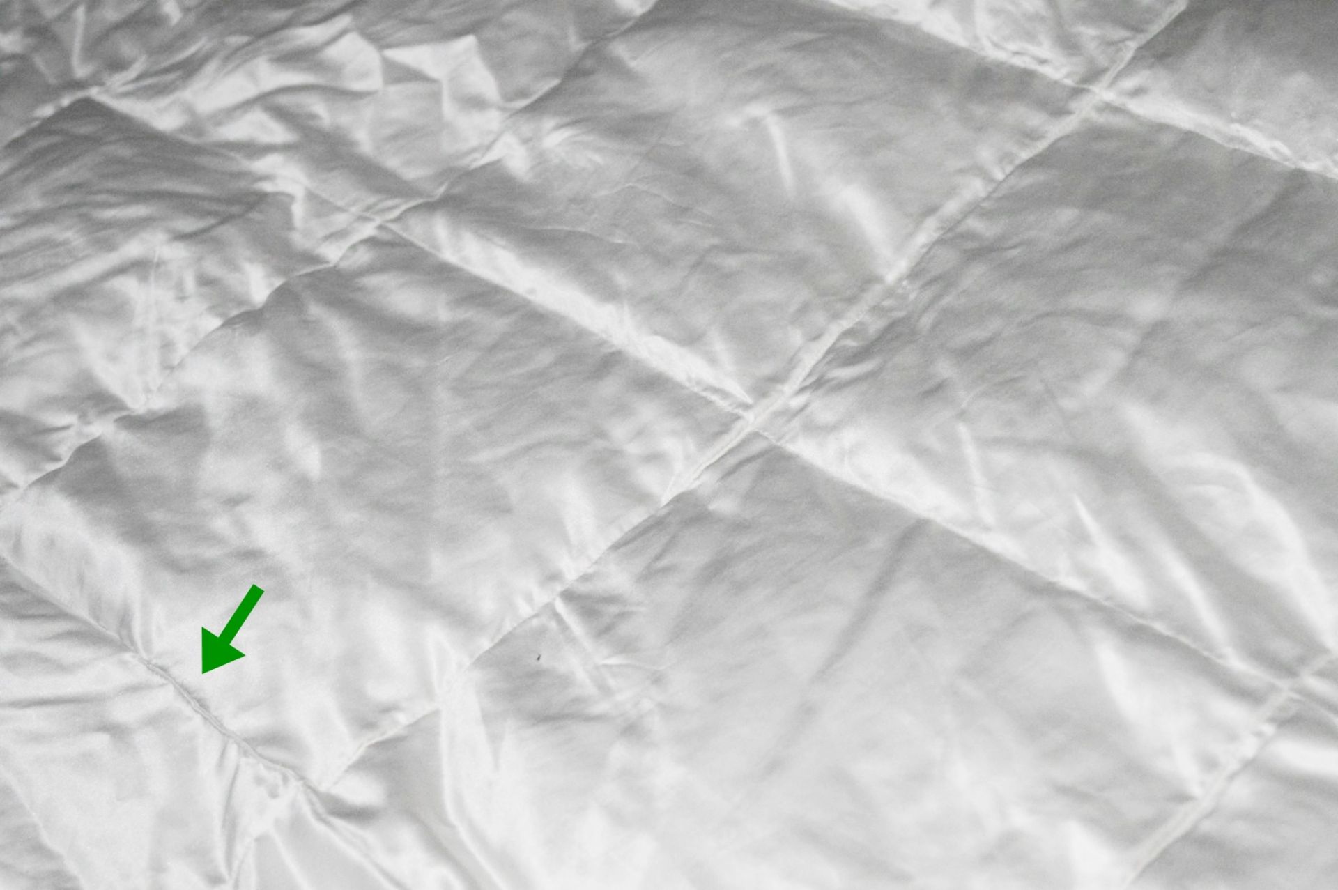 1 x BRINKHAUS Arctic Duck Down & Satin Superking 4.5 Tog Duvet, 260 x 220 - Original Price £3,499 - Image 5 of 16