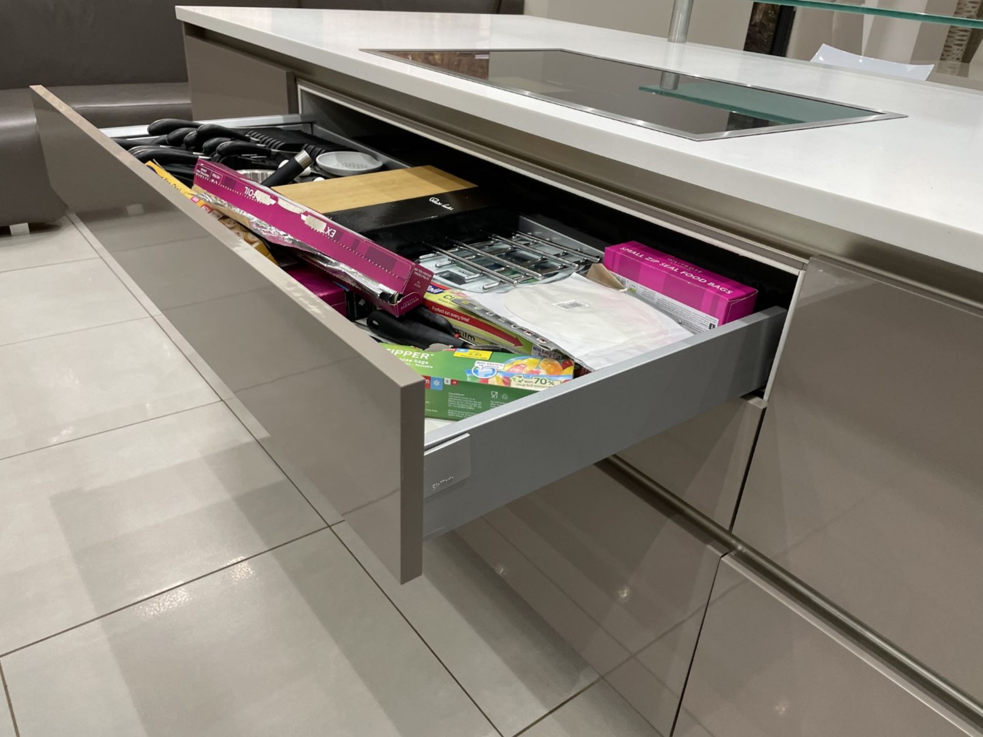 1 x Stunning Siematic S2 Luxury Kitchen with Gaggenau Appliances, from a Multimillion Pound Mansion - Image 55 of 99