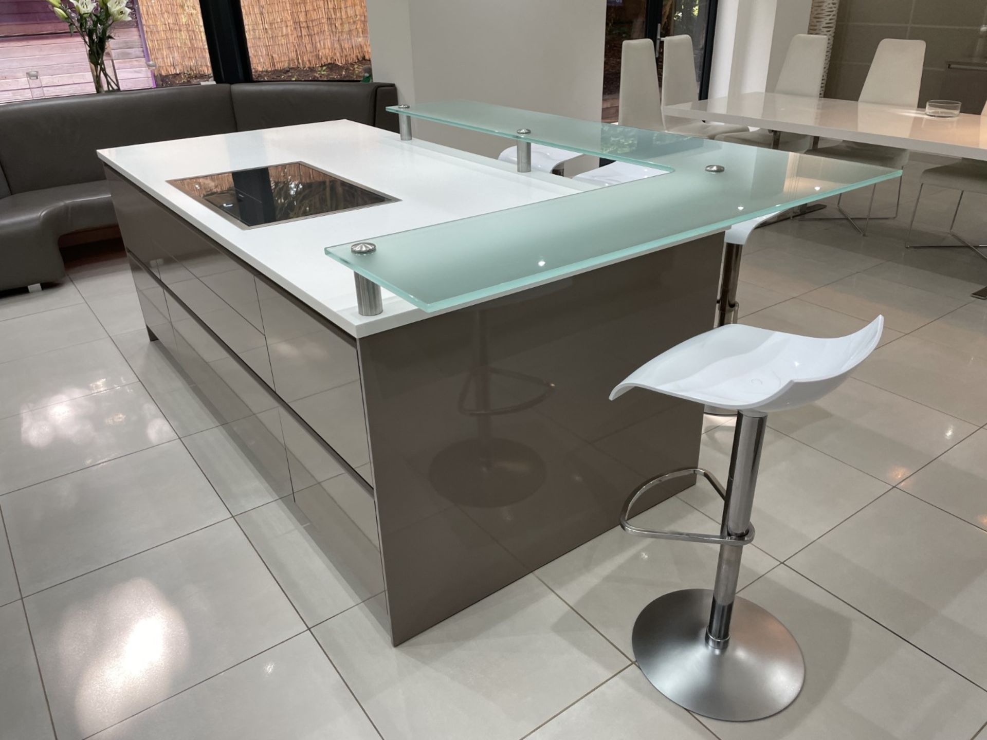 1 x Stunning Siematic S2 Luxury Kitchen with Gaggenau Appliances, from a Multimillion Pound Mansion - Image 16 of 99