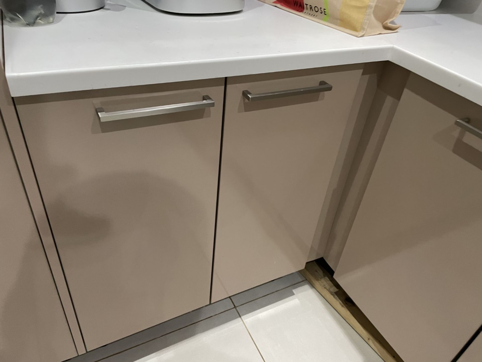 1 x Stunning Siematic S2 Luxury Kitchen with Gaggenau Appliances, from a Multimillion Pound Mansion - Image 39 of 99