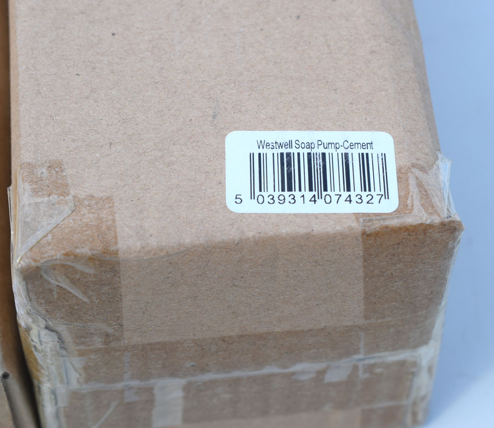 1 x Novello Towel Ring In Brushed Nickel & 1 X Westwell Soap Pump - Ref: GTC768/GTCC19 - CL1017 - - Image 9 of 11