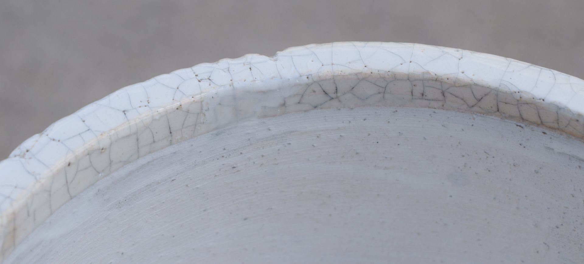 1 x Vase & Pot - Ref: GTC727/GTCC18 - CL1017 - Location: Altrincham WA14Condition Report:Supplied as - Image 5 of 10