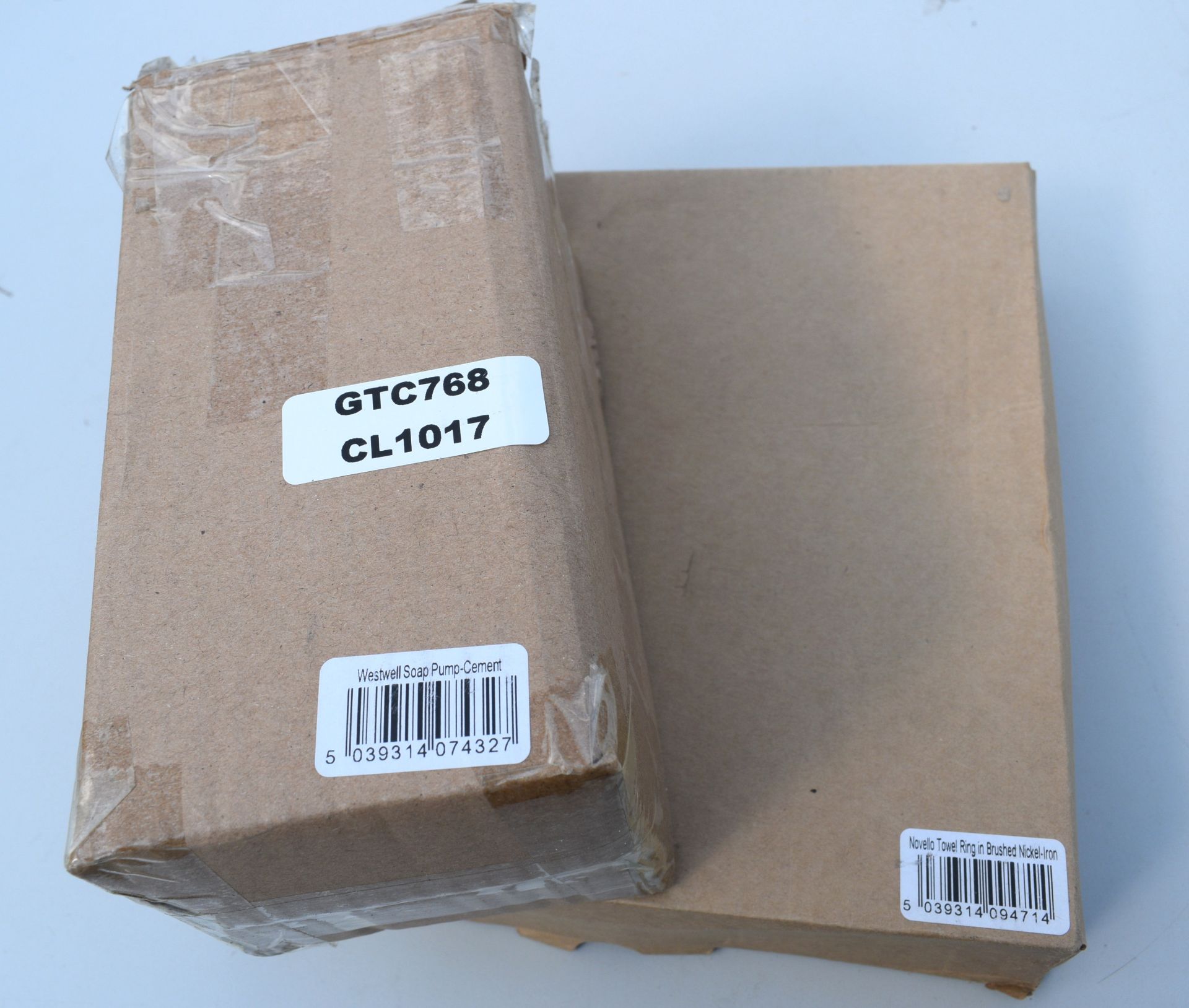 1 x Novello Towel Ring In Brushed Nickel & 1 X Westwell Soap Pump - Ref: GTC768/GTCC19 - CL1017 - - Image 8 of 11