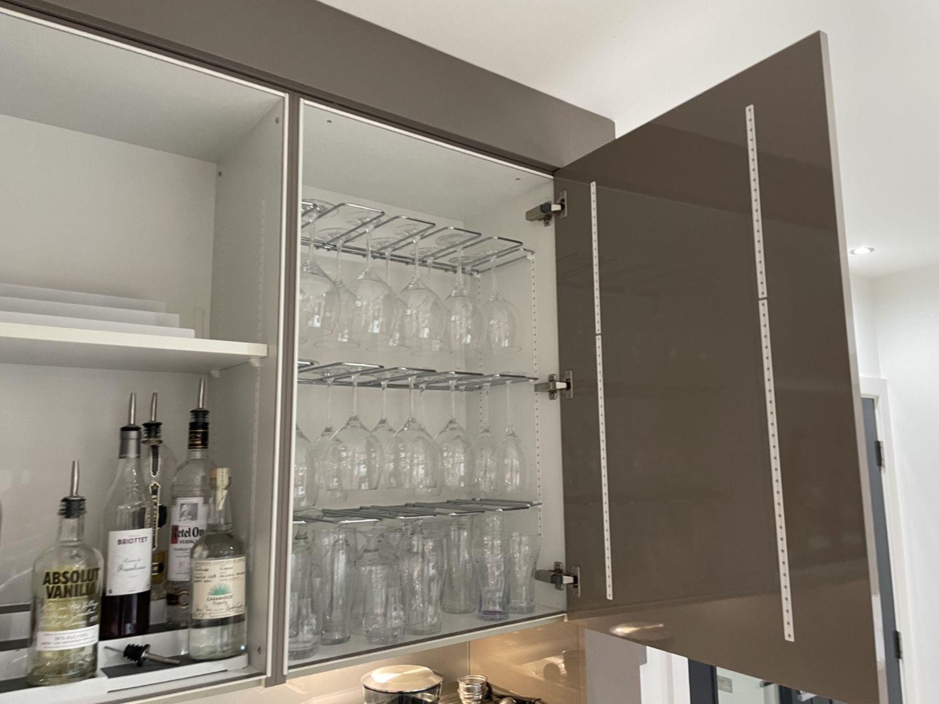 1 x Stunning Siematic S2 Luxury Kitchen with Gaggenau Appliances, from a Multimillion Pound Mansion - Image 95 of 99