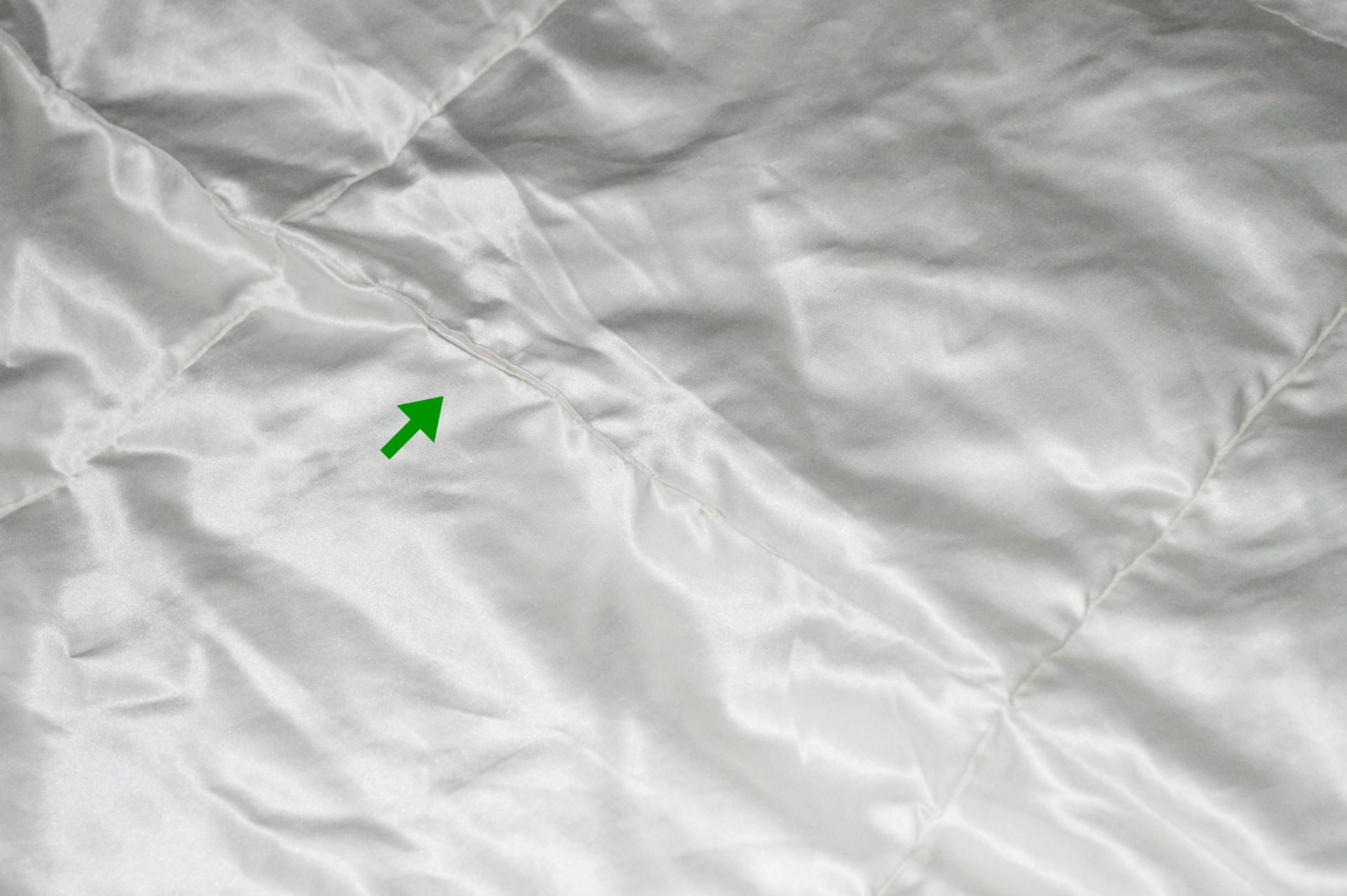 1 x BRINKHAUS Arctic Duck Down & Satin Superking 4.5 Tog Duvet, 260 x 220 - Original Price £3,499 - Image 9 of 16