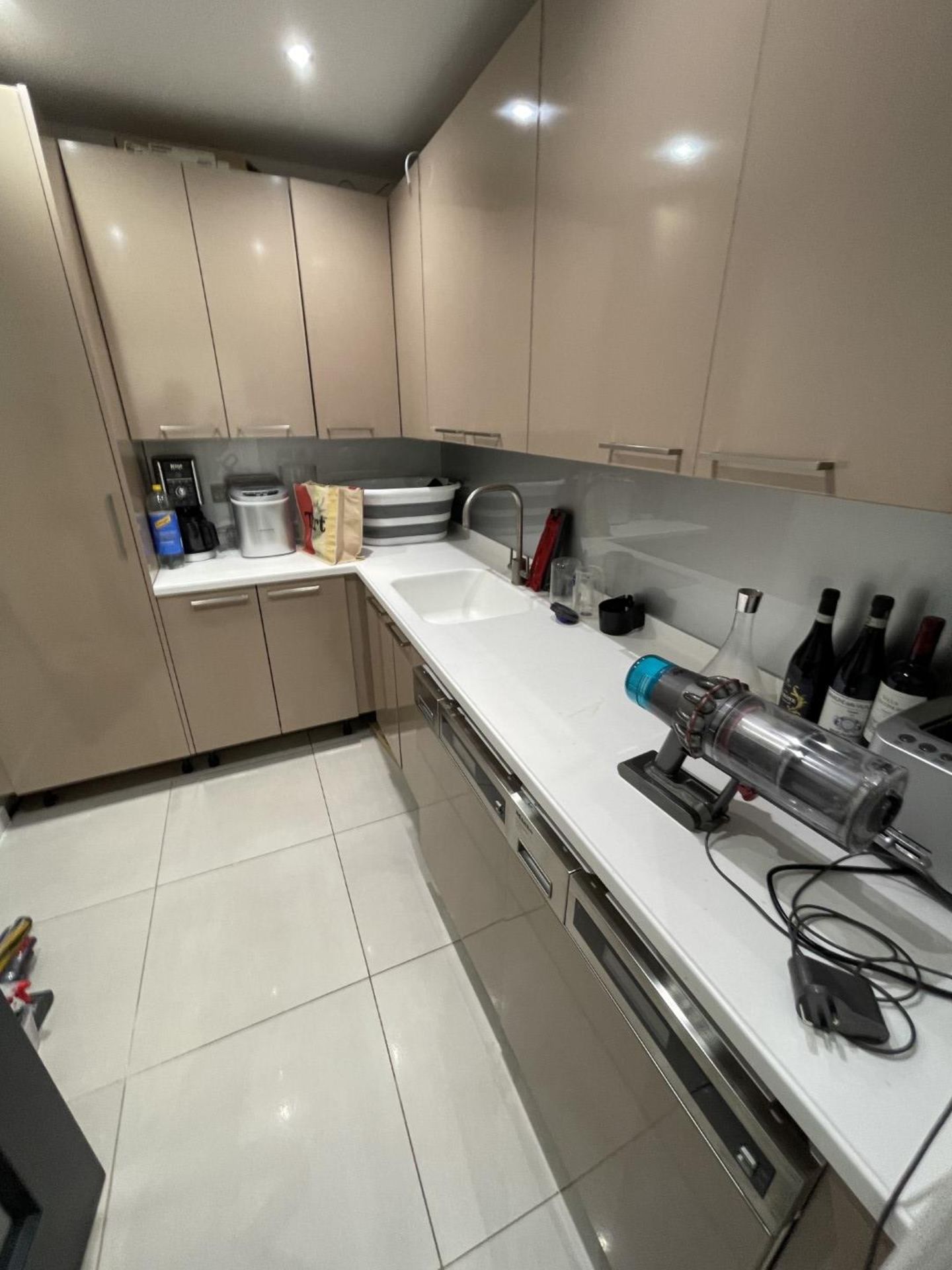 1 x Stunning Siematic S2 Luxury Kitchen with Gaggenau Appliances, from a Multimillion Pound Mansion - Image 86 of 99