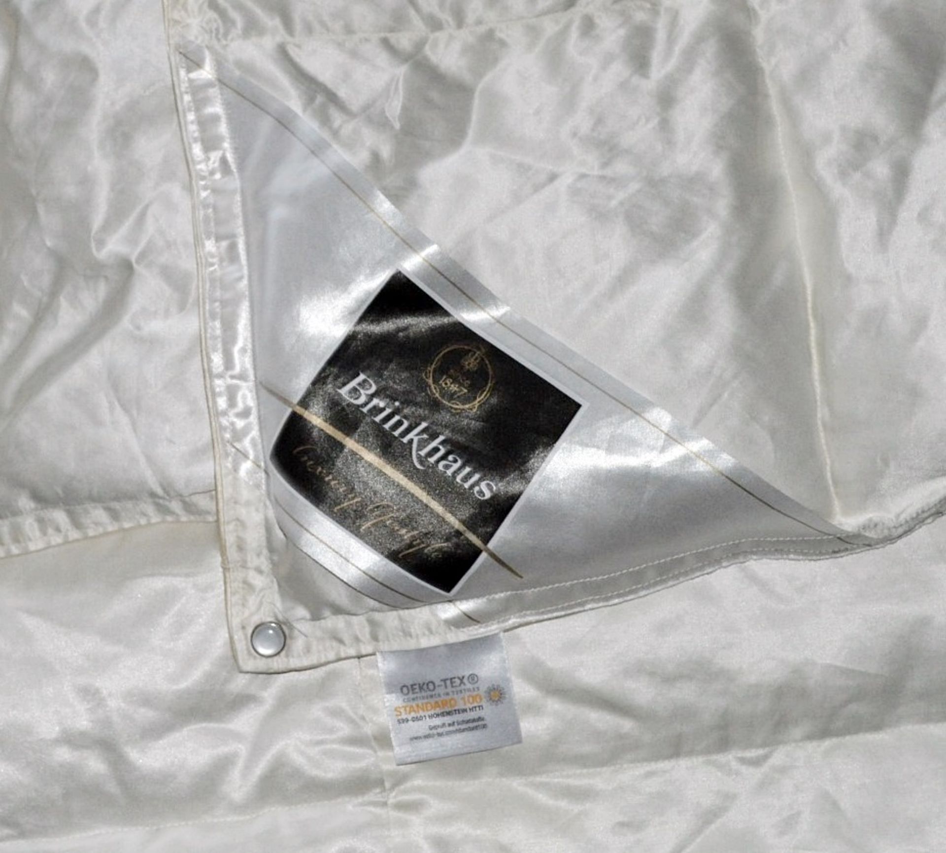 1 x BRINKHAUS Arctic Duck Down & Satin Superking 4.5 Tog Duvet, 260 x 220 - Original Price £3,499 - Image 8 of 16