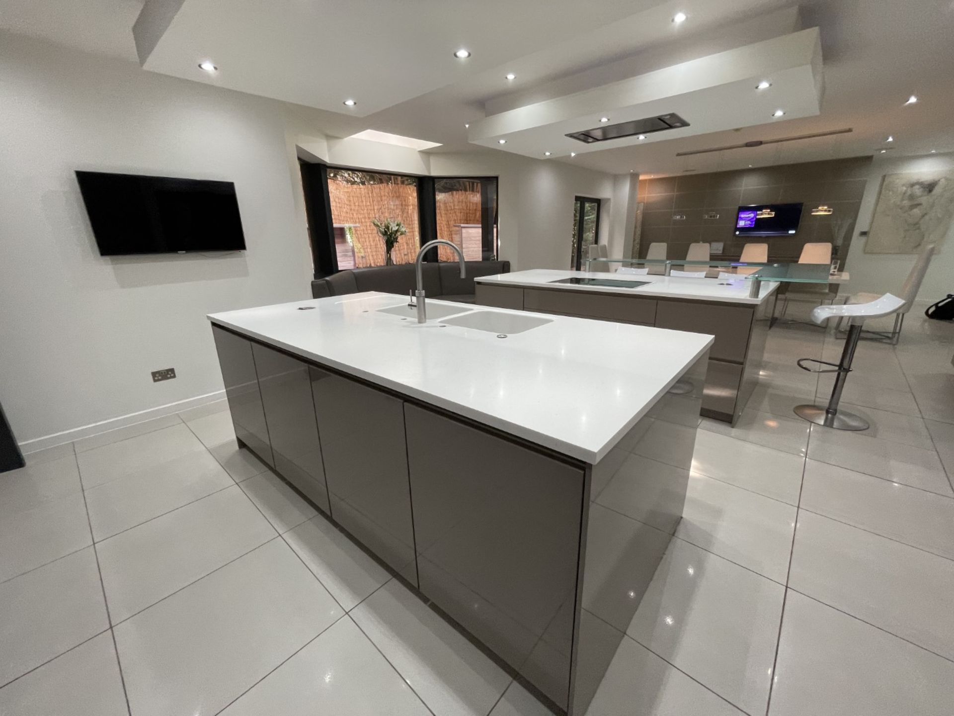 1 x Stunning Siematic S2 Luxury Kitchen with Gaggenau Appliances, from a Multimillion Pound Mansion - Image 10 of 99