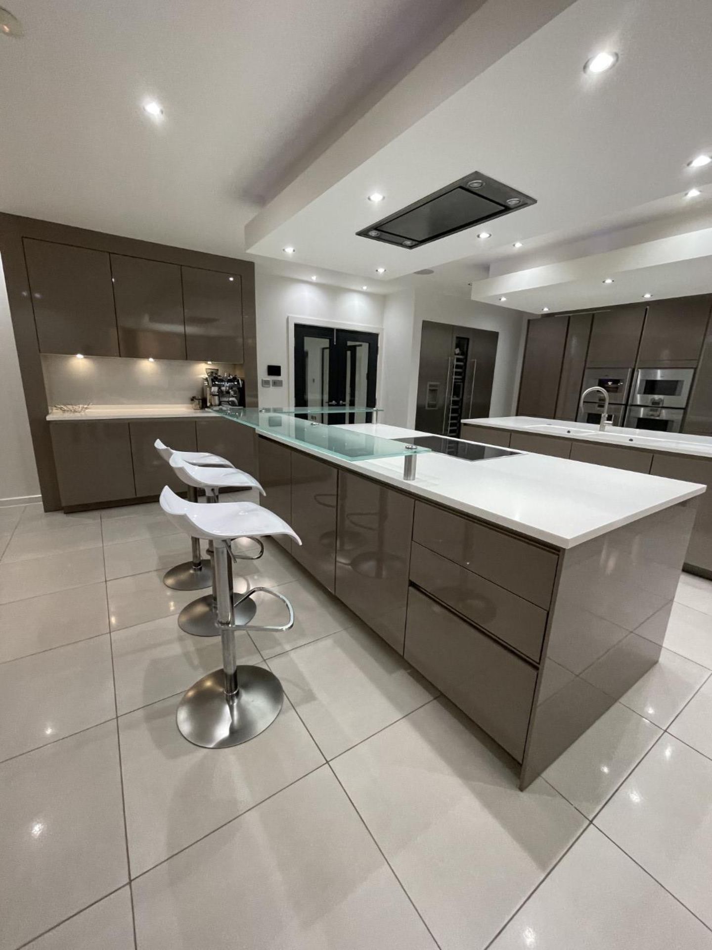 1 x Stunning Siematic S2 Luxury Kitchen with Gaggenau Appliances, from a Multimillion Pound Mansion - Image 64 of 99