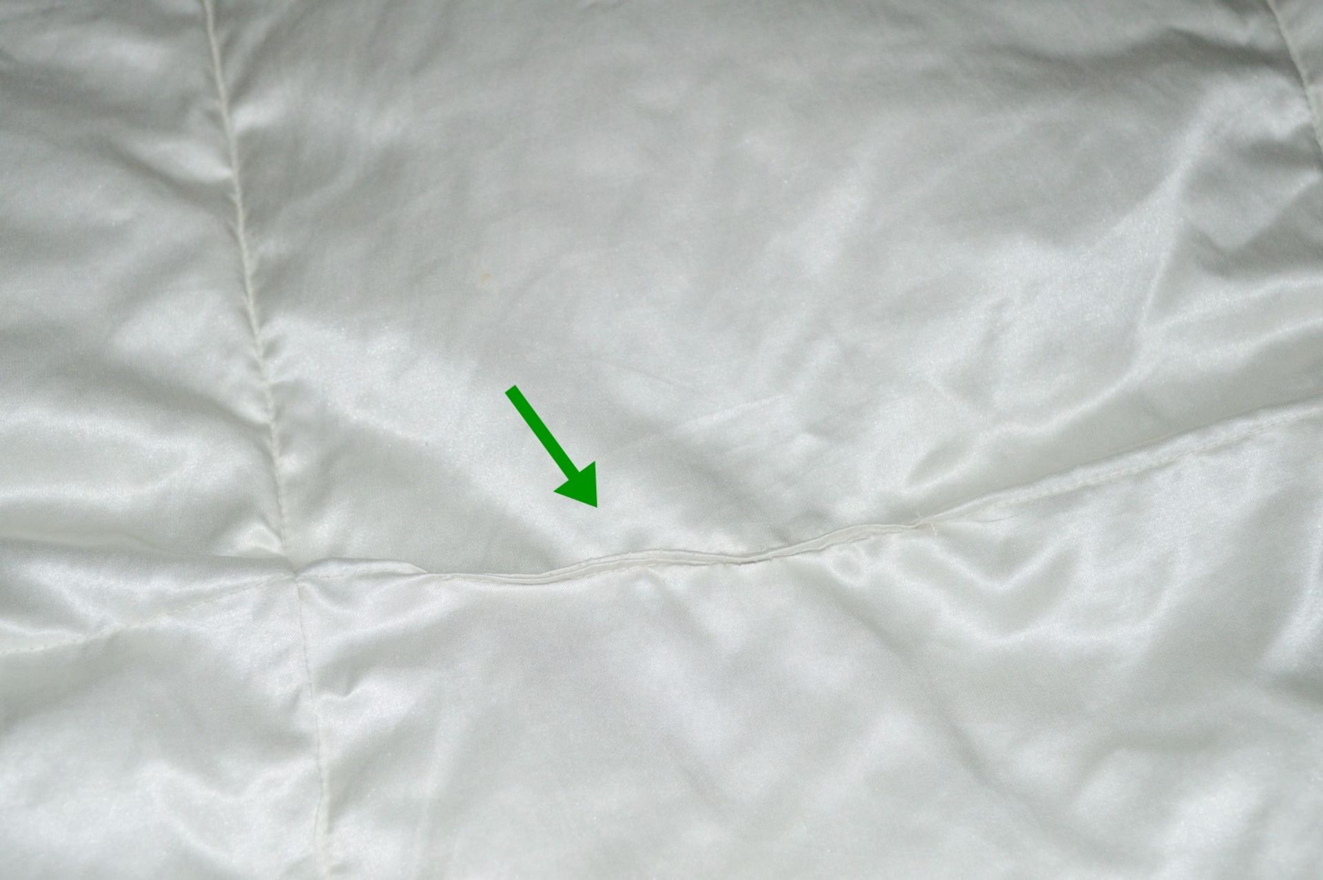 1 x BRINKHAUS Arctic Duck Down & Satin Superking 4.5 Tog Duvet, 260 x 220 - Original Price £3,499 - Image 4 of 16