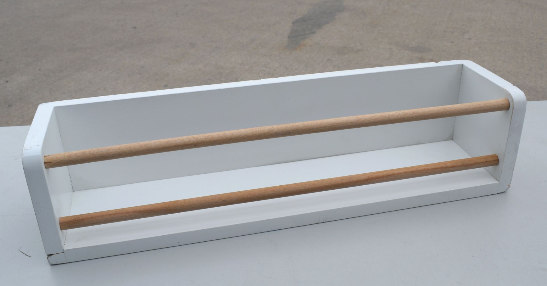 1 x White Kitchen Shelf - Ref: GTC790/GTRC20 - CL1017 - Location: Altrincham WA14Condition Report: