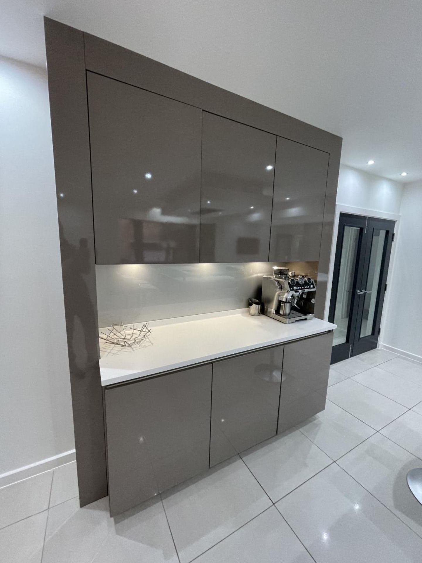 1 x Stunning Siematic S2 Luxury Kitchen with Gaggenau Appliances, from a Multimillion Pound Mansion - Image 13 of 99