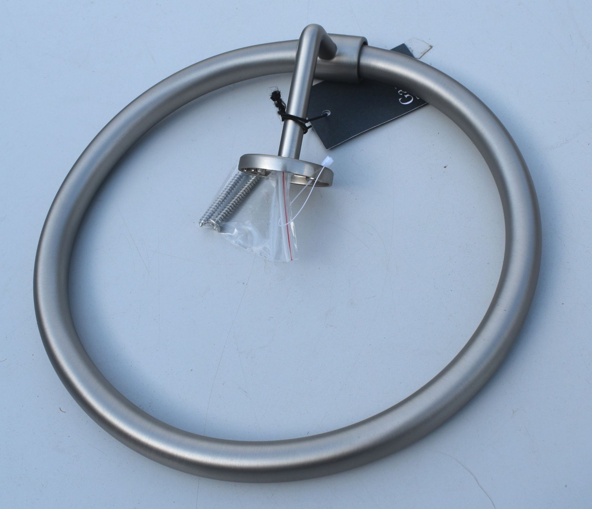 1 x Novello Towel Ring In Brushed Nickel & 1 X Westwell Soap Pump - Ref: GTC768/GTCC19 - CL1017 - - Image 11 of 11