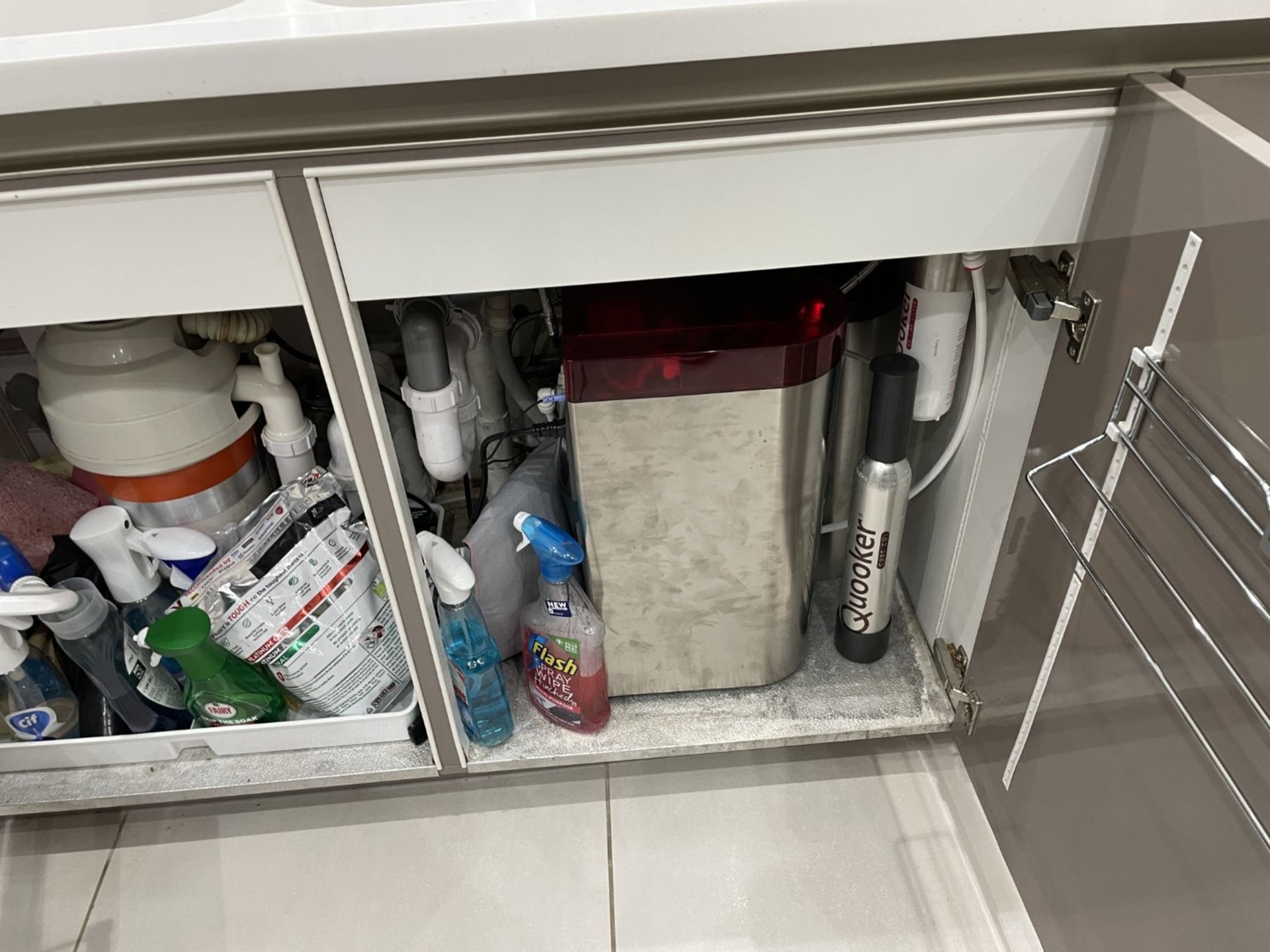 1 x Stunning Siematic S2 Luxury Kitchen with Gaggenau Appliances, from a Multimillion Pound Mansion - Image 4 of 99