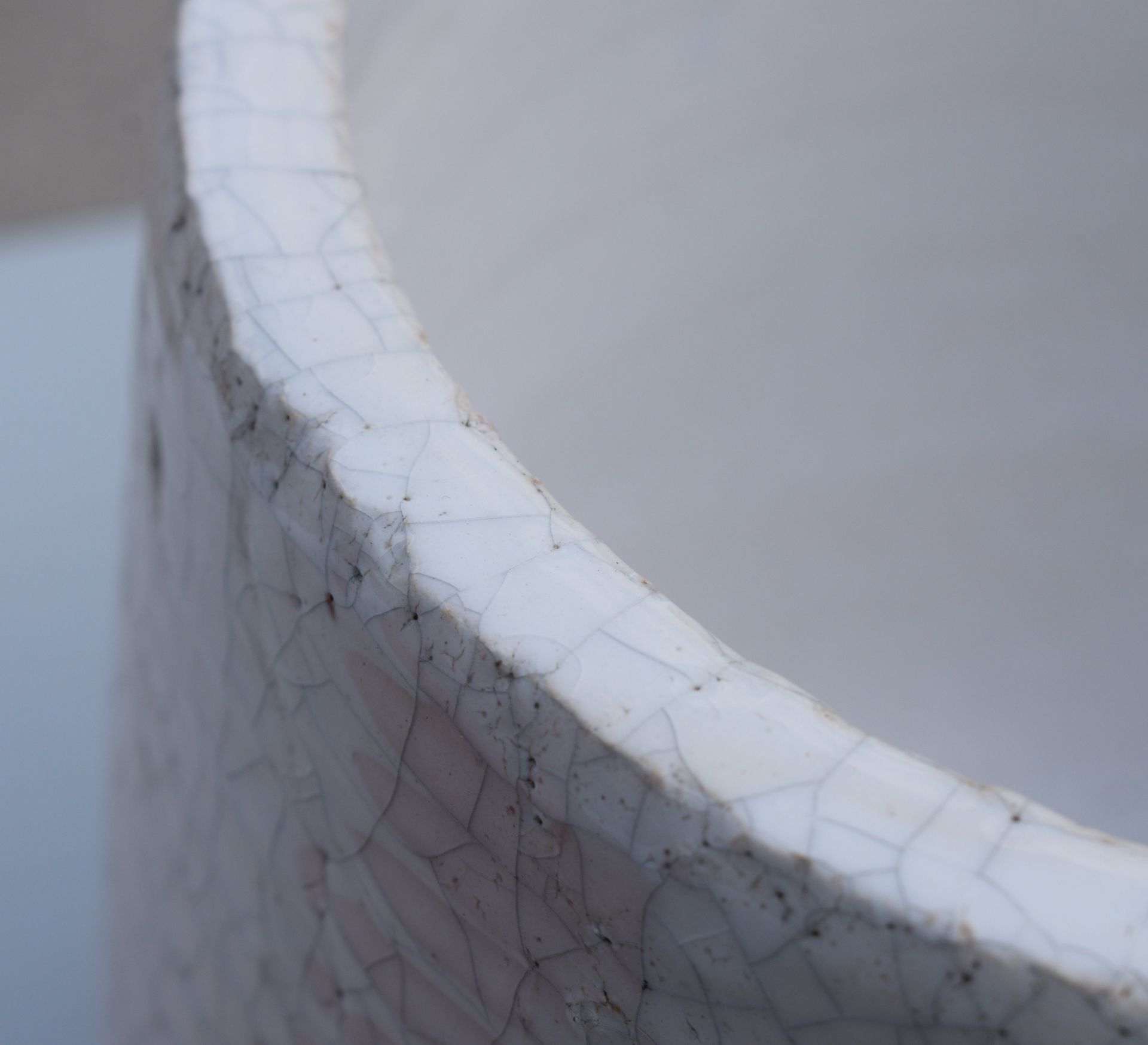 1 x Vase & Pot - Ref: GTC727/GTCC18 - CL1017 - Location: Altrincham WA14Condition Report:Supplied as - Image 6 of 10