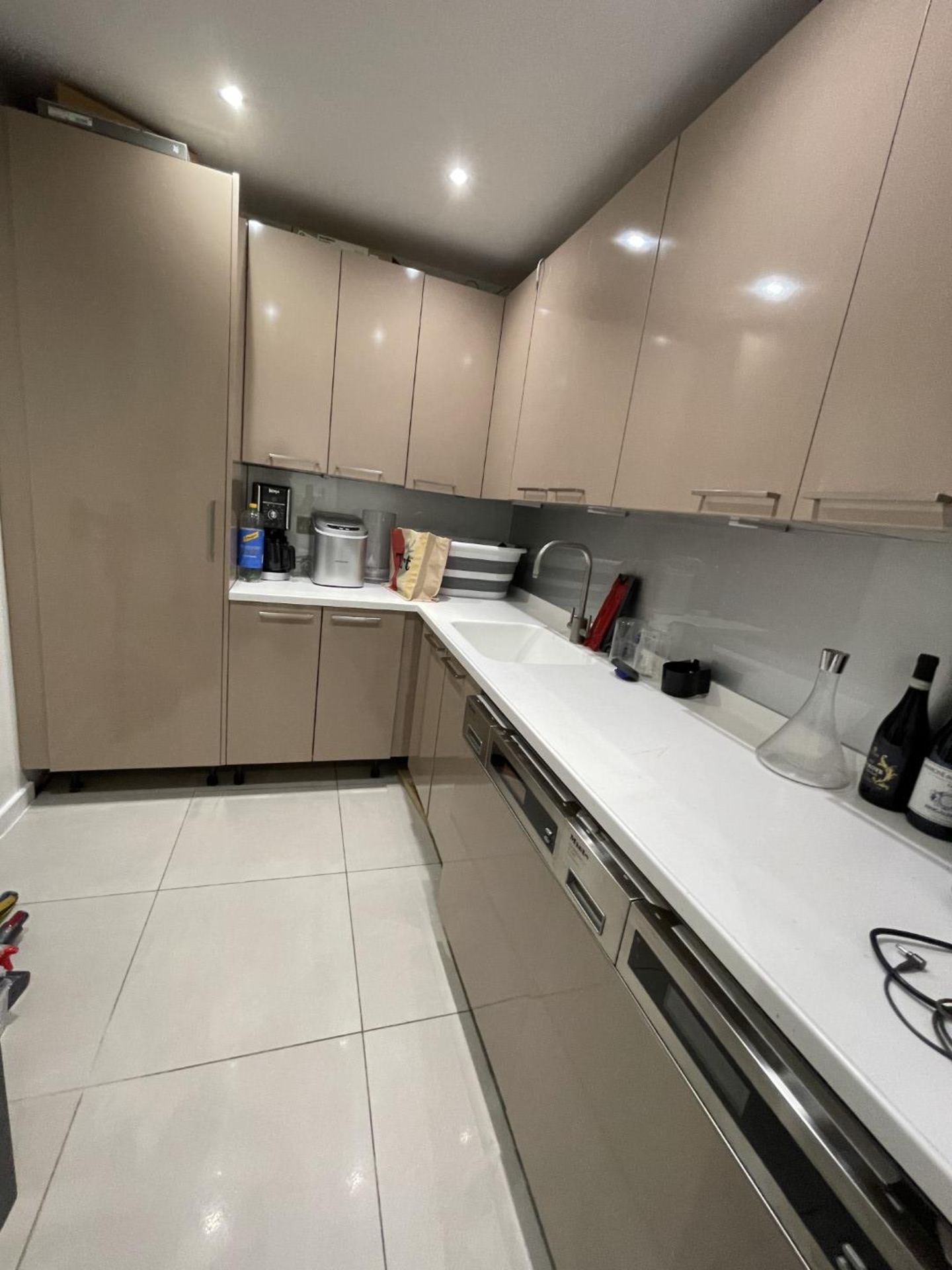 1 x Stunning Siematic S2 Luxury Kitchen with Gaggenau Appliances, from a Multimillion Pound Mansion - Image 72 of 99