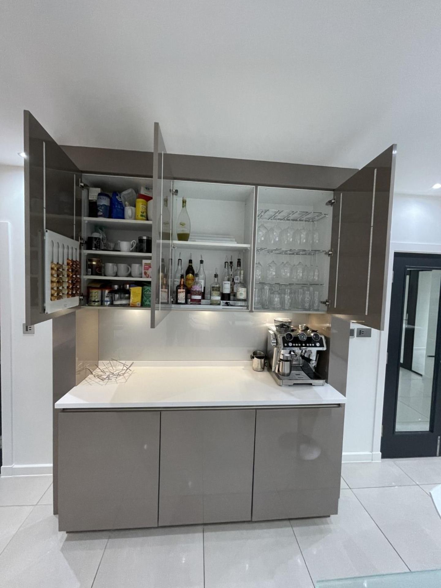 1 x Stunning Siematic S2 Luxury Kitchen with Gaggenau Appliances, from a Multimillion Pound Mansion - Image 75 of 99