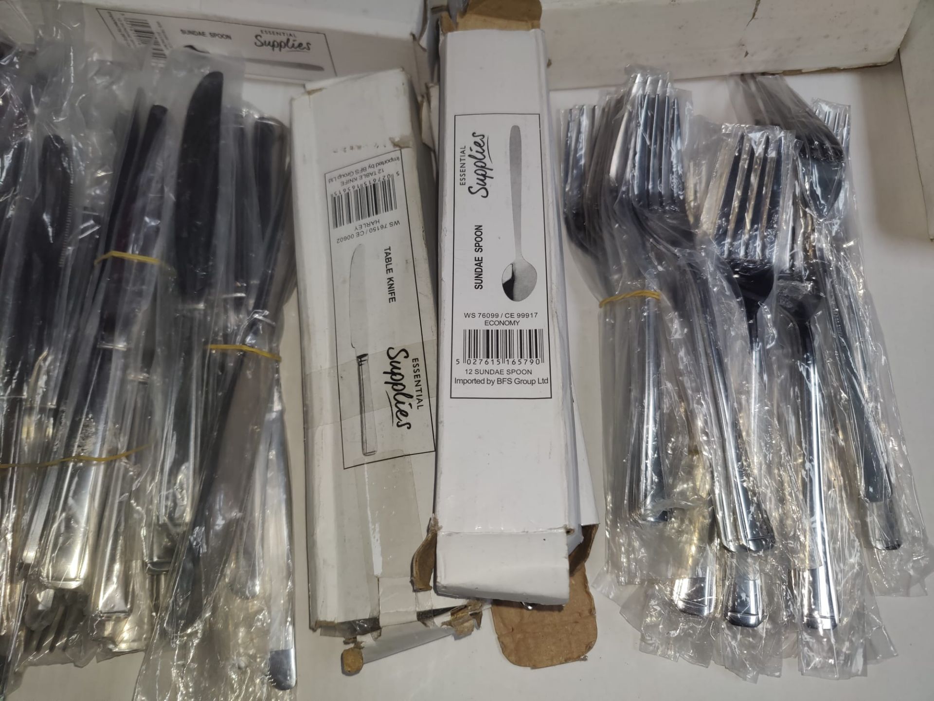 1 x Large Collection of Essential Supplies Cutlery - Includes 210 x Knives, Forks and Spoons - New - Image 7 of 7