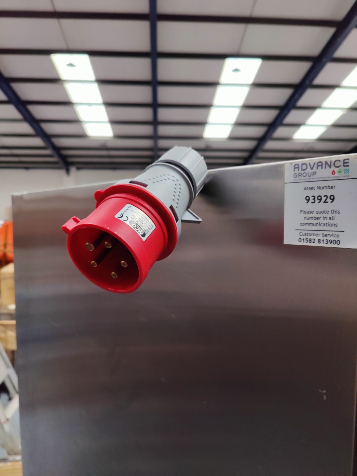 1 x Williams WBC50 Upright Single Door Blast Chiller with a 13 Tray Capacity - 240v - Image 6 of 13