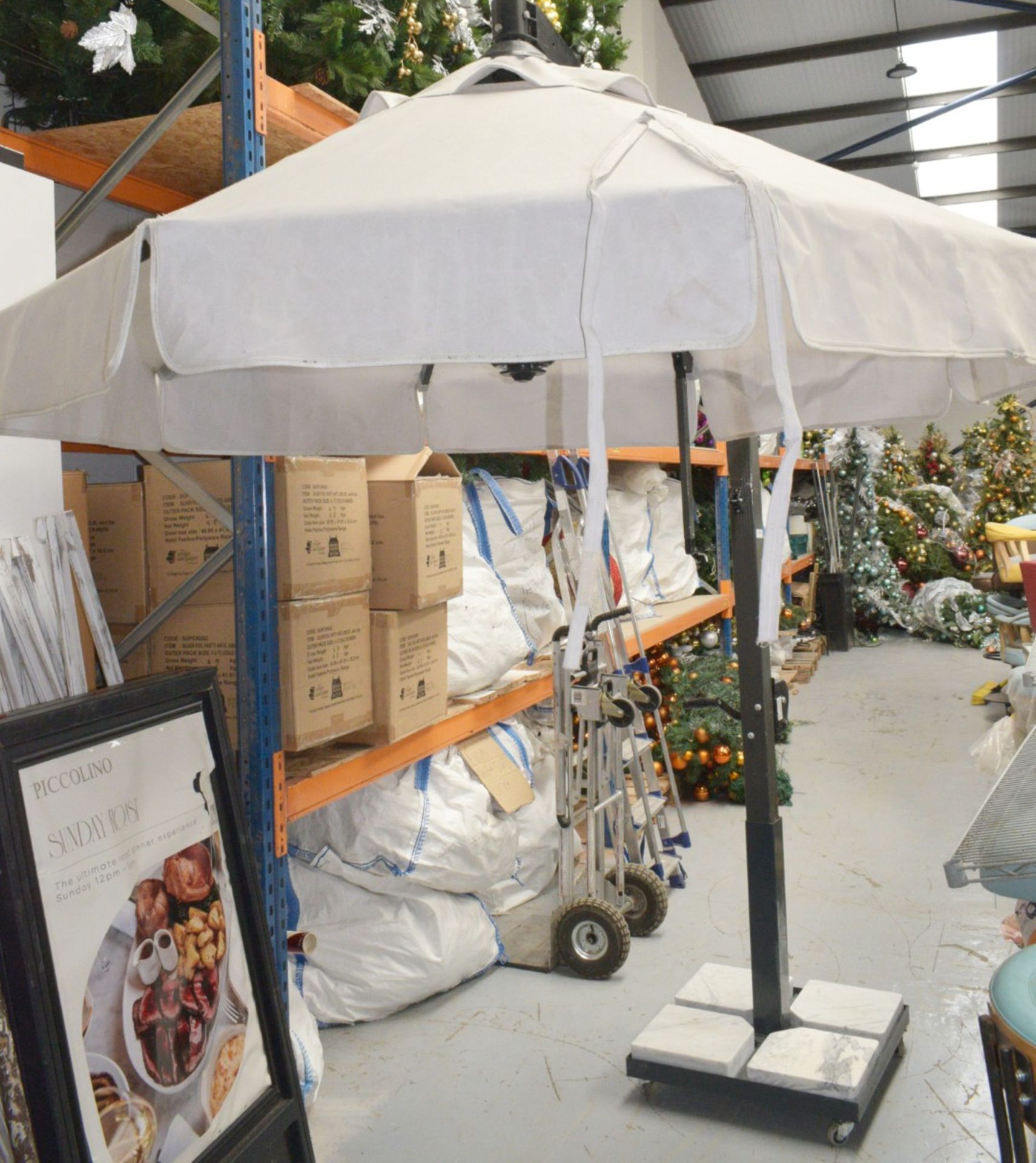 1 x El Vinci Premium 190cm Parasol on Heavy Duty Castors - Features a Winch Handle to Operate