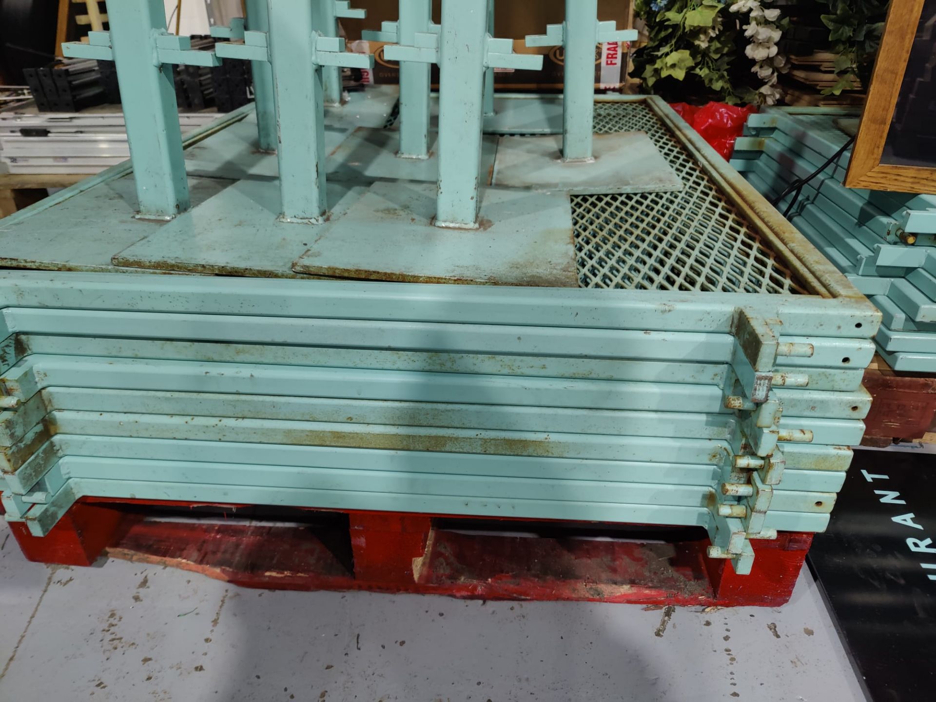 8 x Interlocking Heavy Duty Diamond Mesh Dividers with Posts - Finished in a Teal Colour - - Image 2 of 2