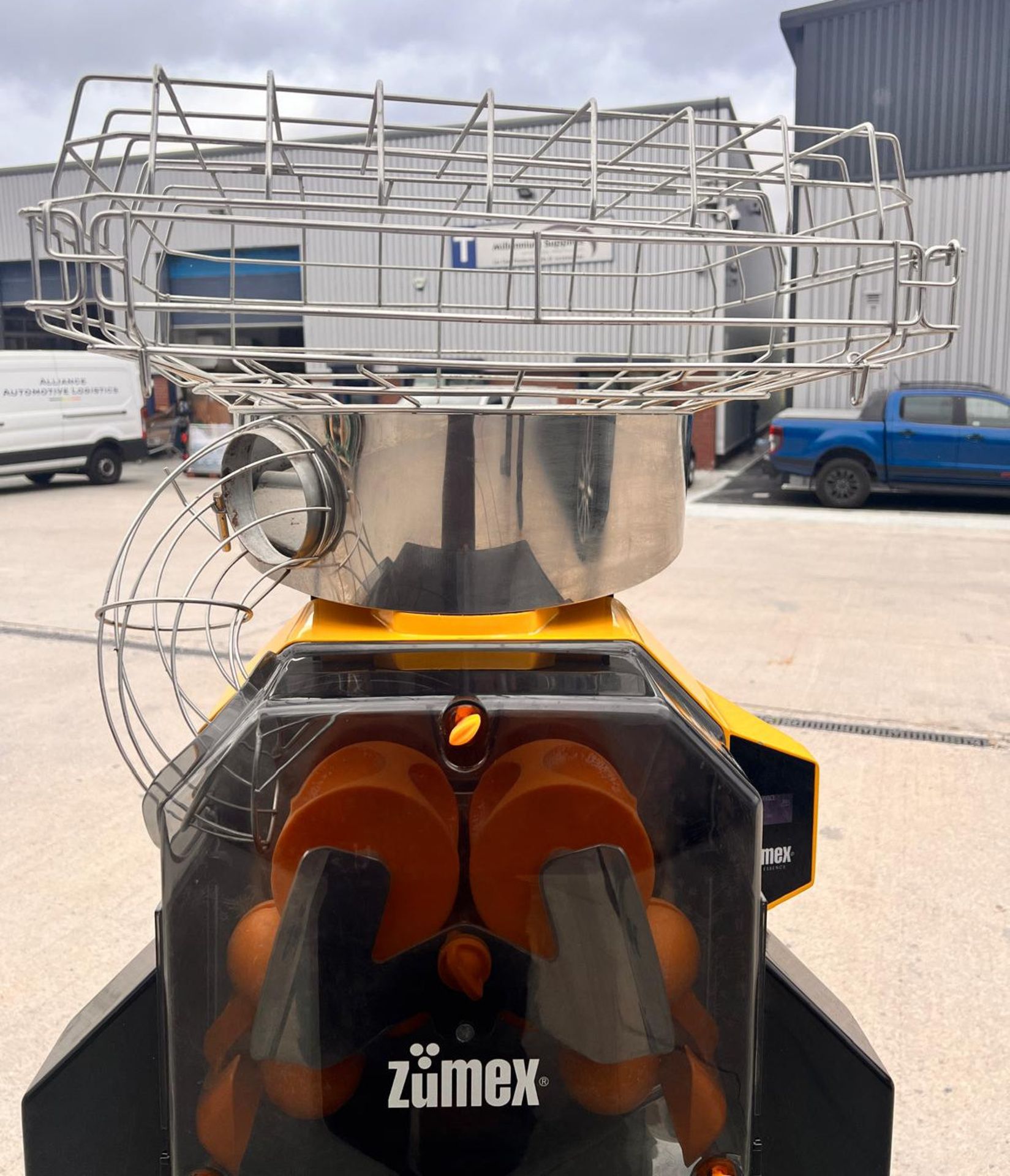 1 x Zumex Speed S plus Self-Service Podium Juicer - Image 6 of 22